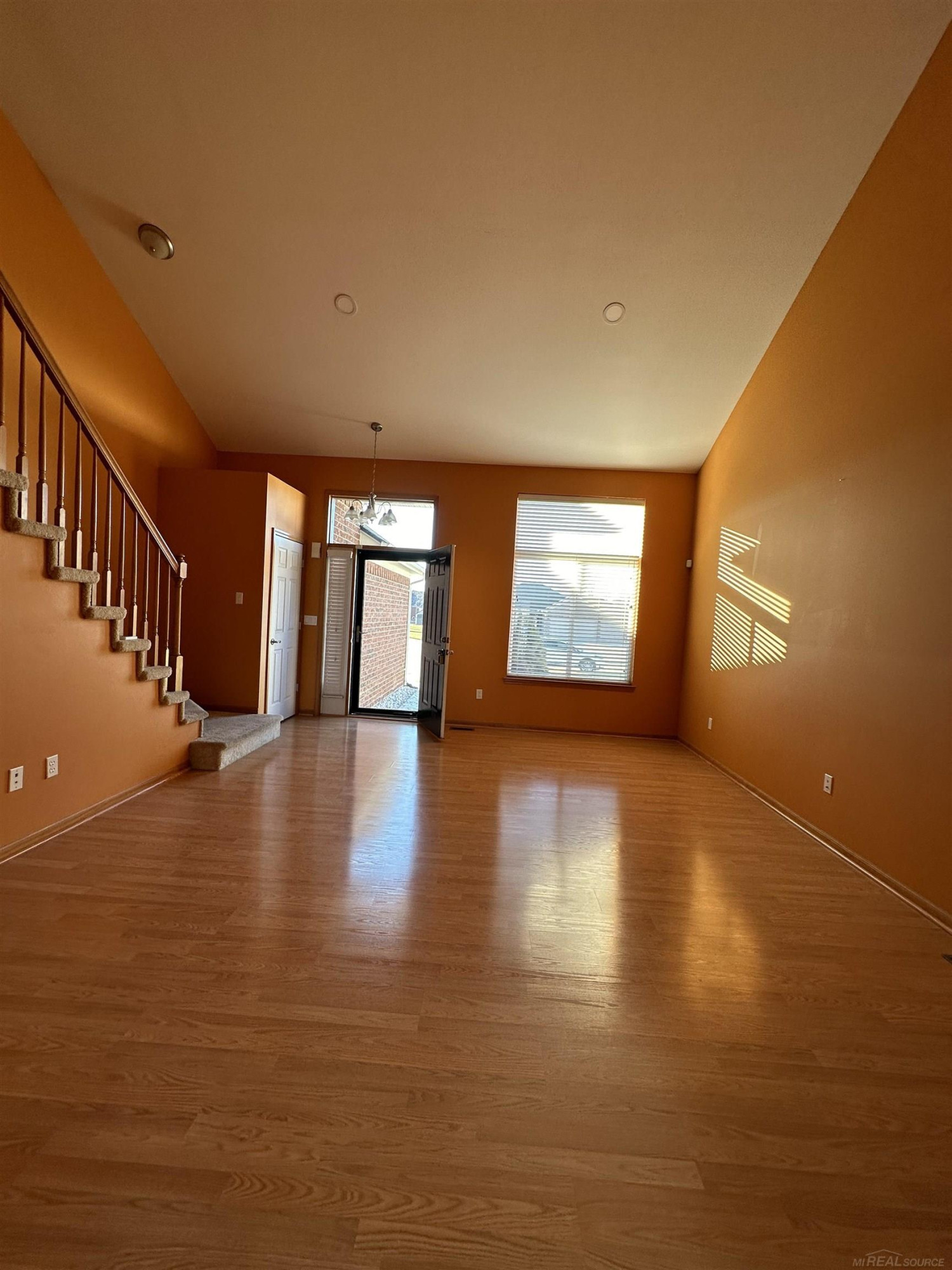 45344 Debbie Court, MI 48042 — Photo 9