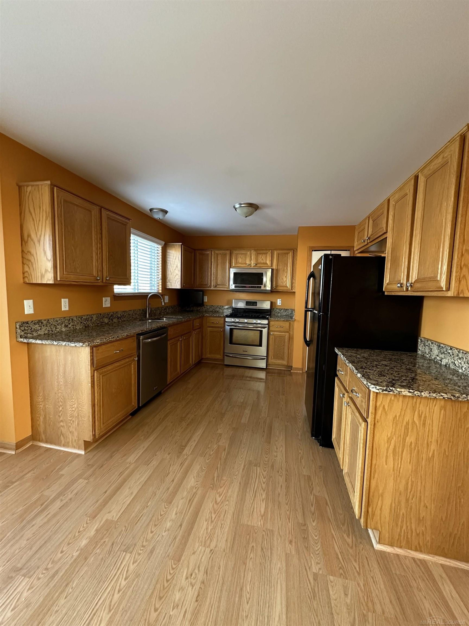 45344 Debbie Court, MI 48042 — Photo 10
