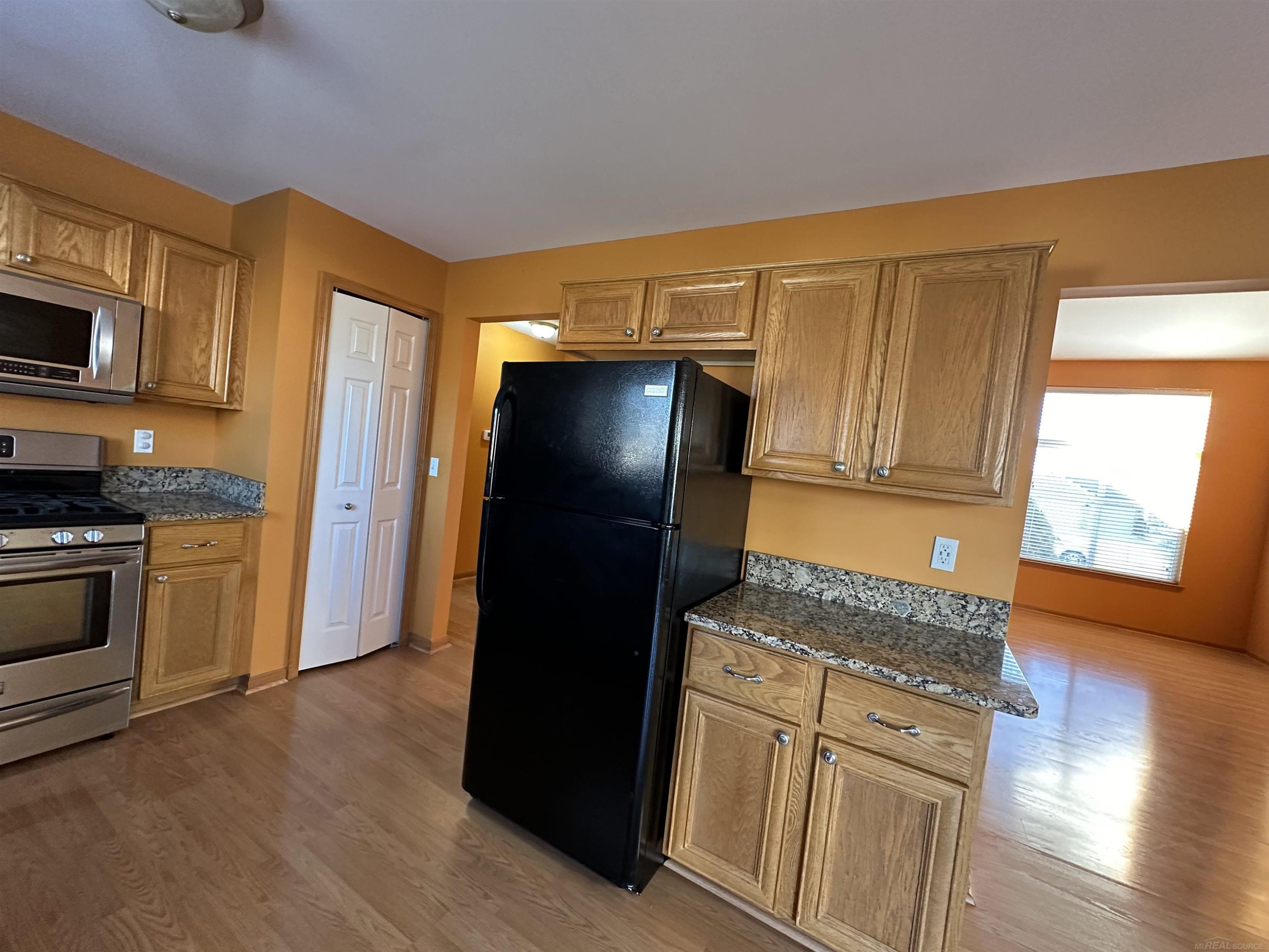 45344 Debbie Court, MI 48042 — Photo 14