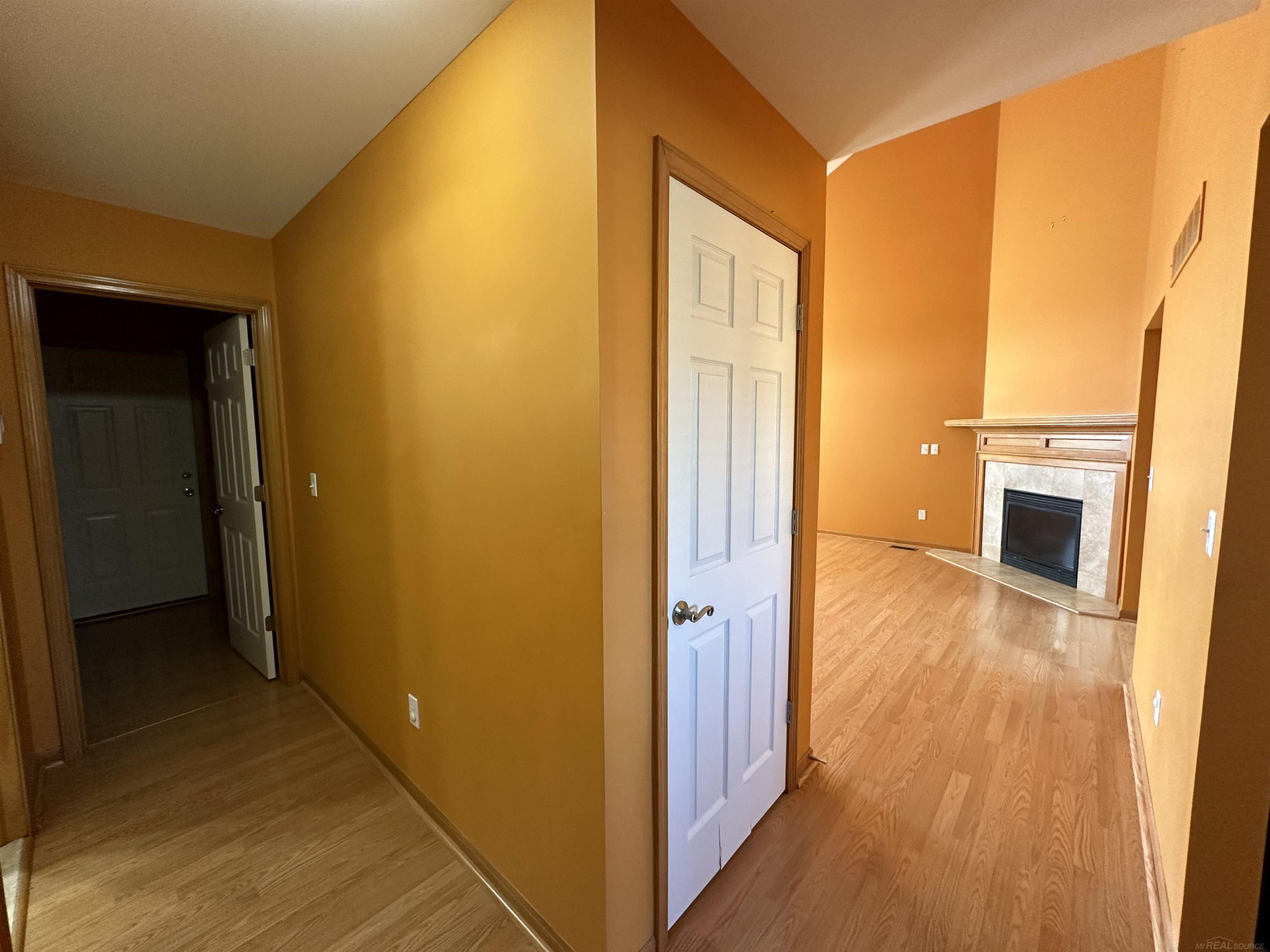 45344 Debbie Court, MI 48042 — Photo 17