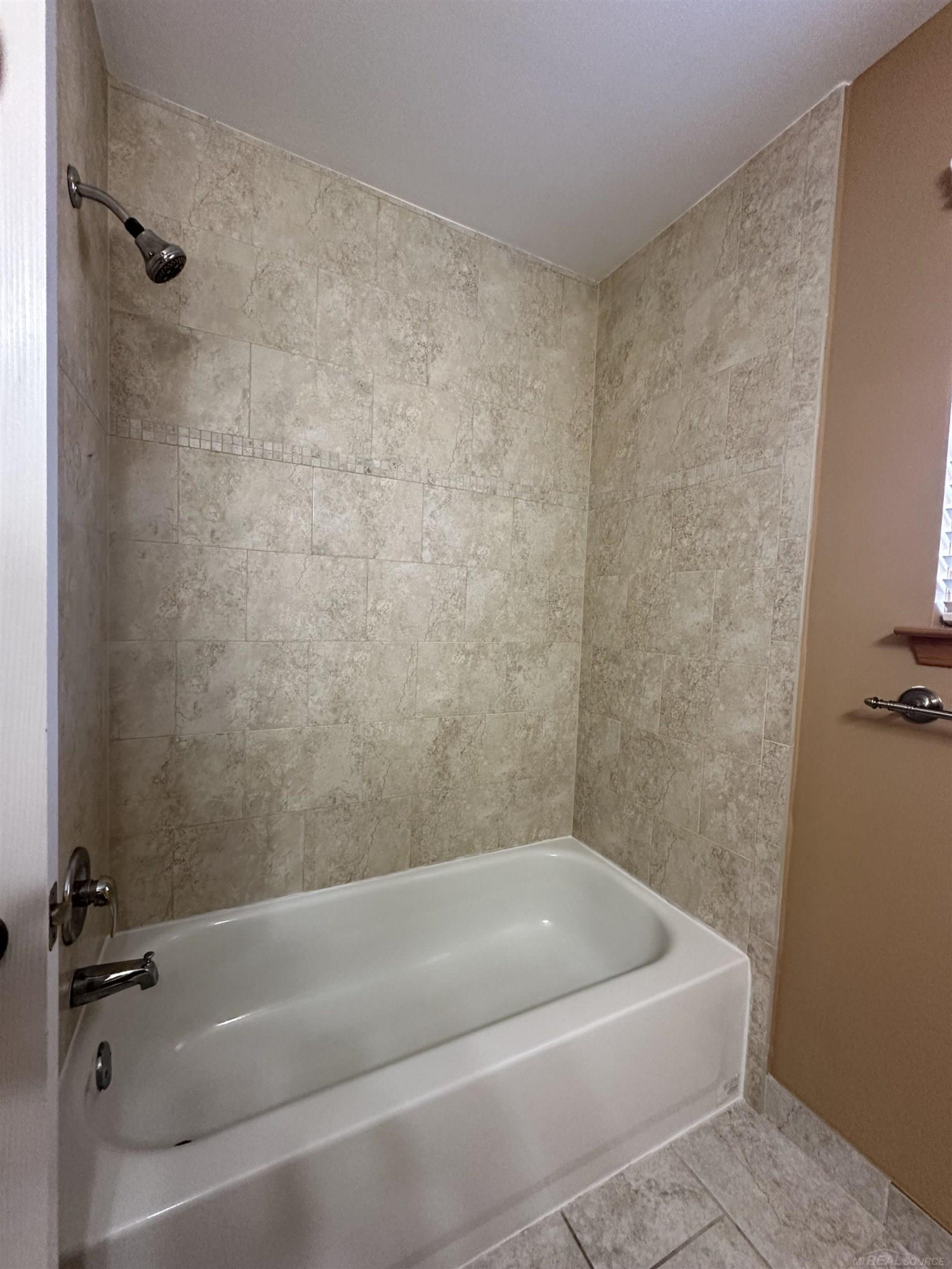 45344 Debbie Court, MI 48042 — Photo 25