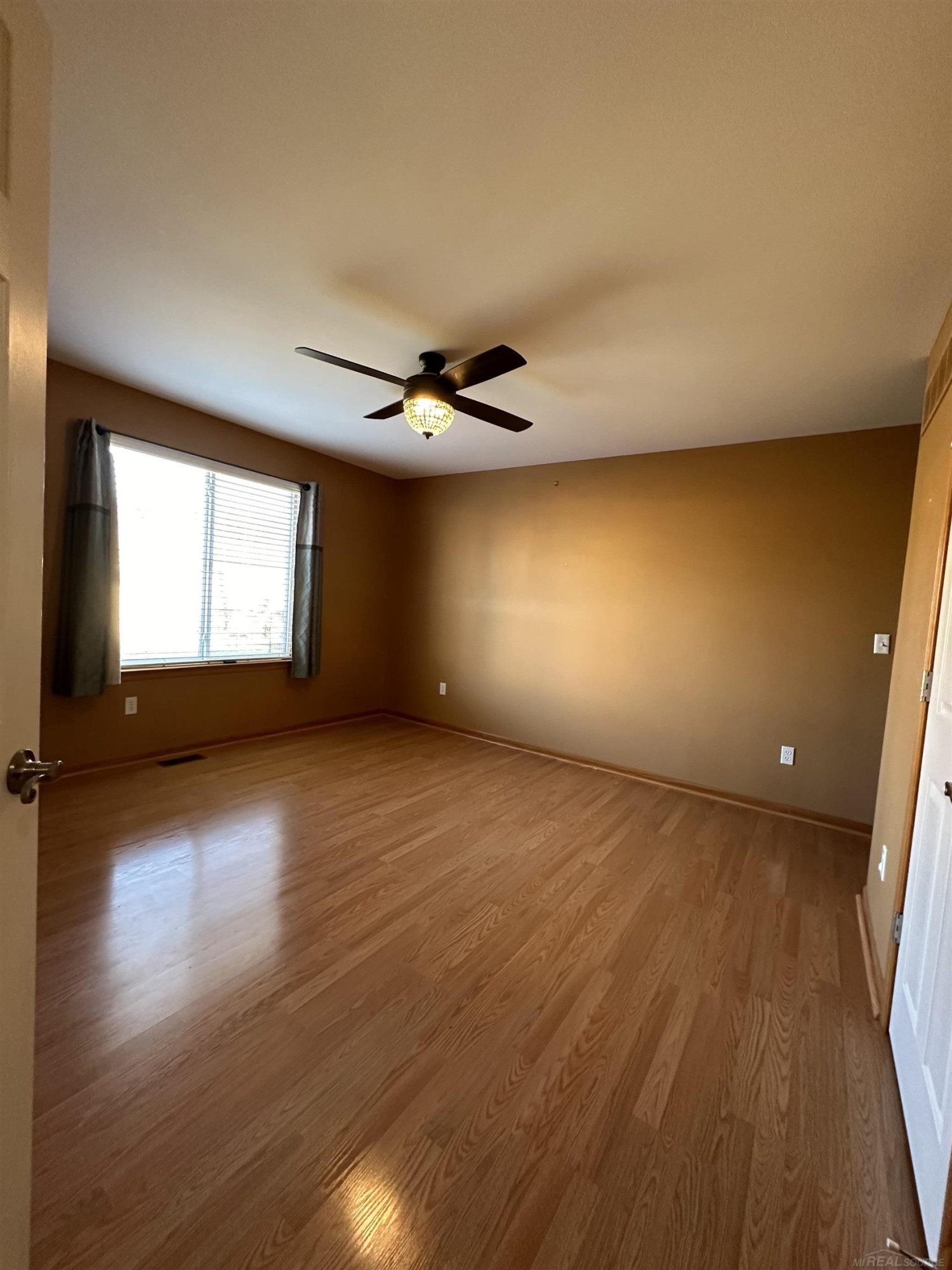 45344 Debbie Court, MI 48042 — Photo 27