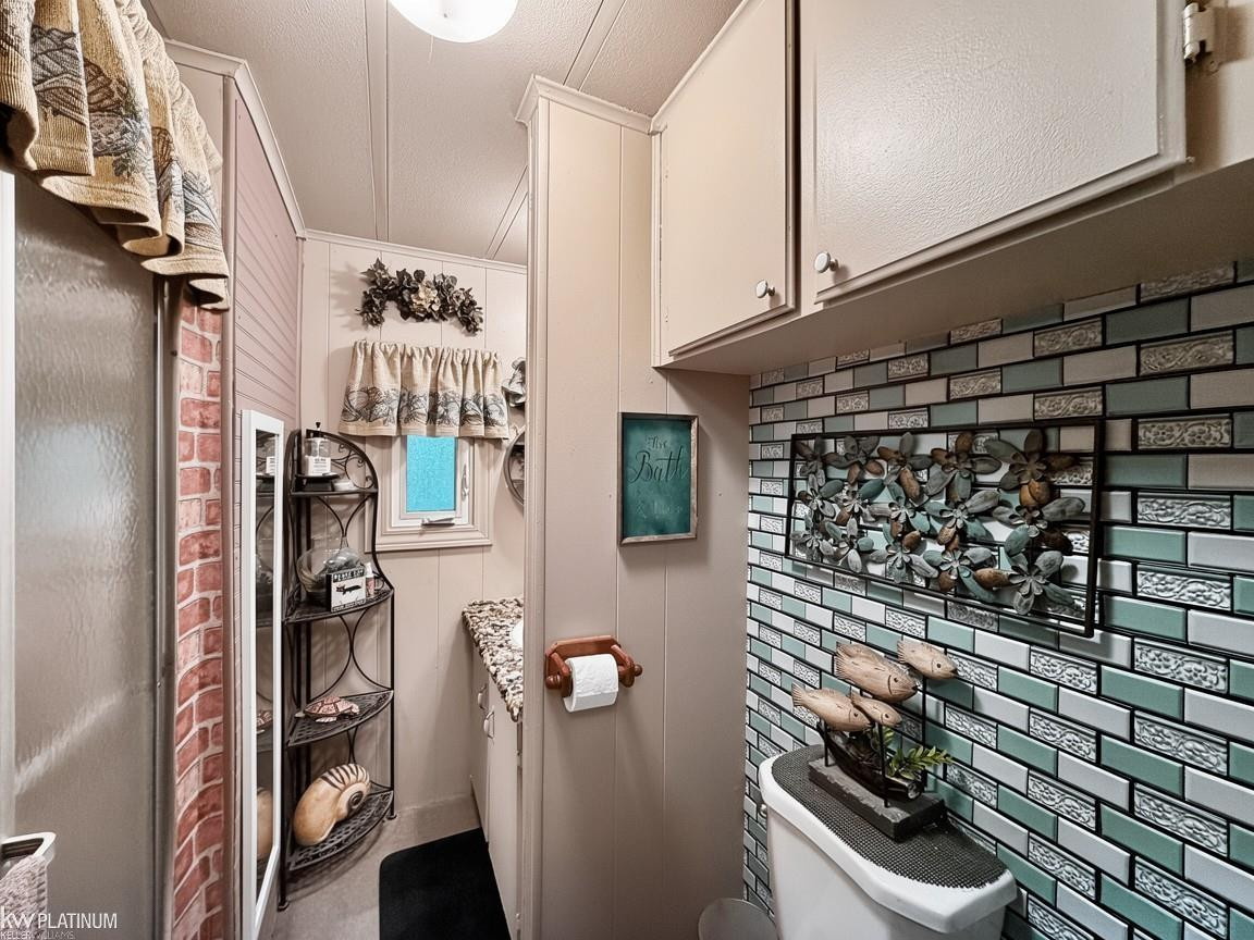21204 La Porte Circle, Macomb, MI 48044 — Photo 15