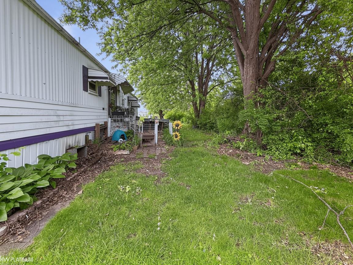 21204 La Porte Circle, Macomb, MI 48044 — Photo 19