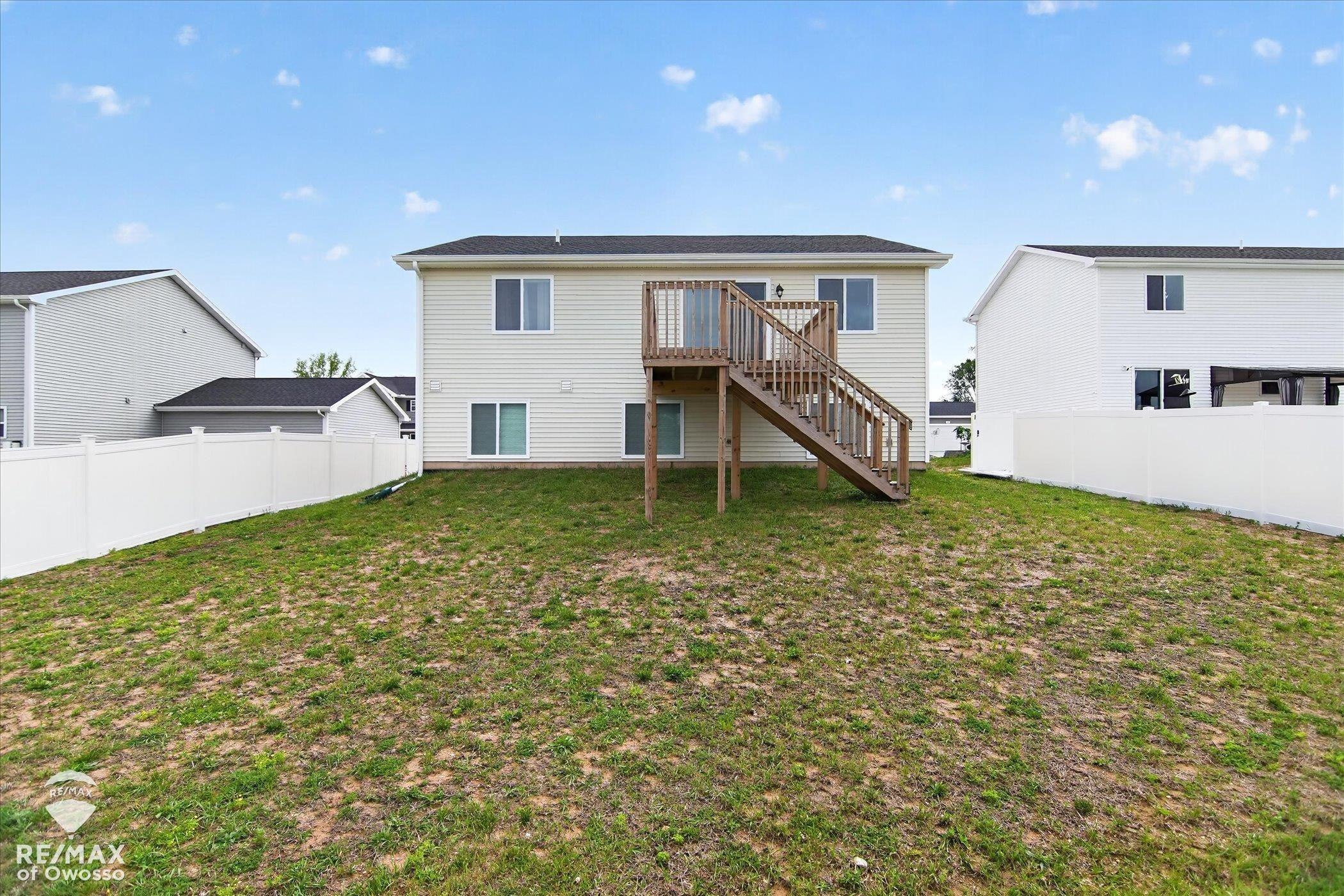 604 Muirfield Drive, Eaton Rapids, MI 48827 — Photo 4