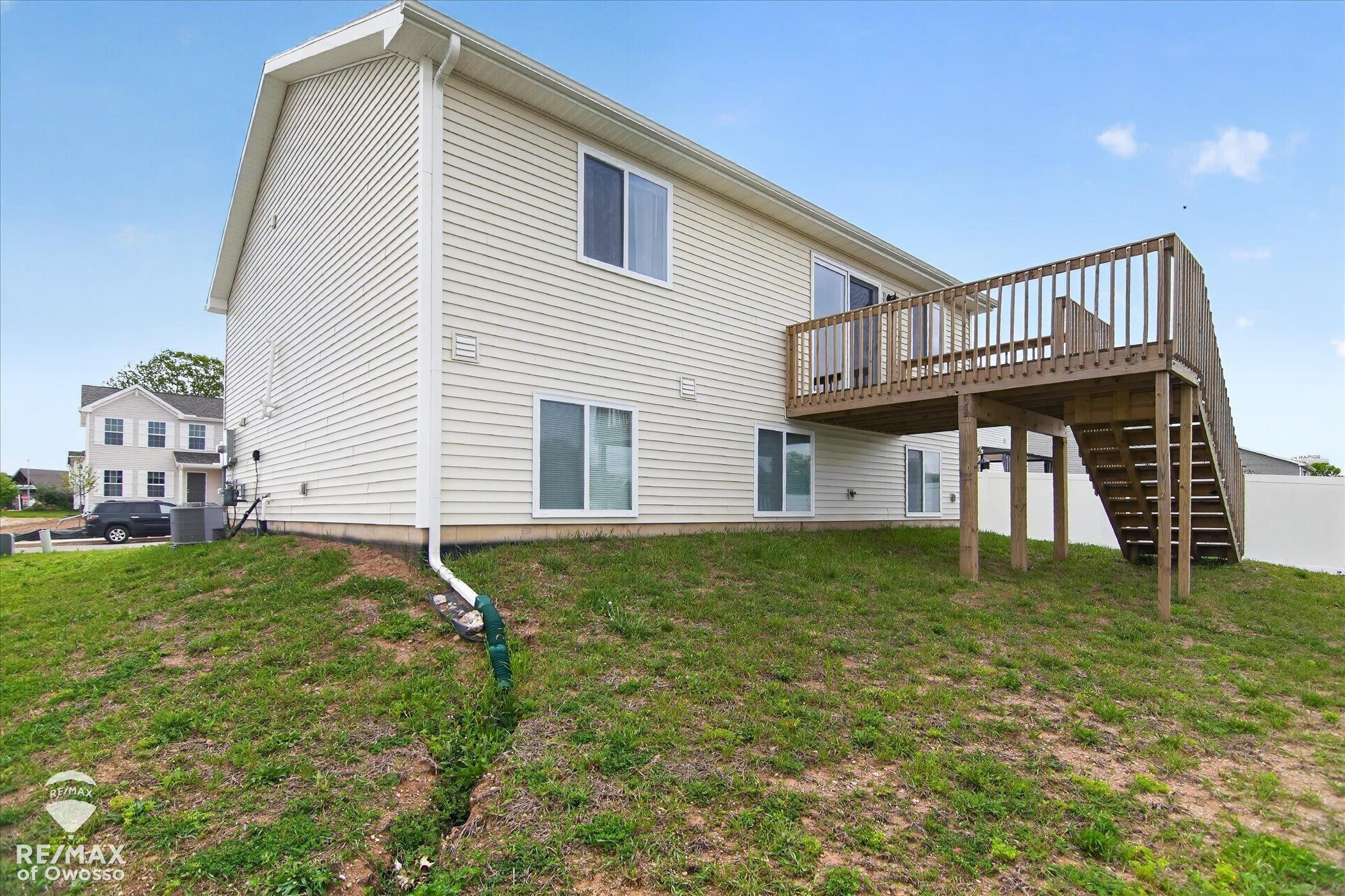 604 Muirfield Drive, Eaton Rapids, MI 48827 — Photo 5