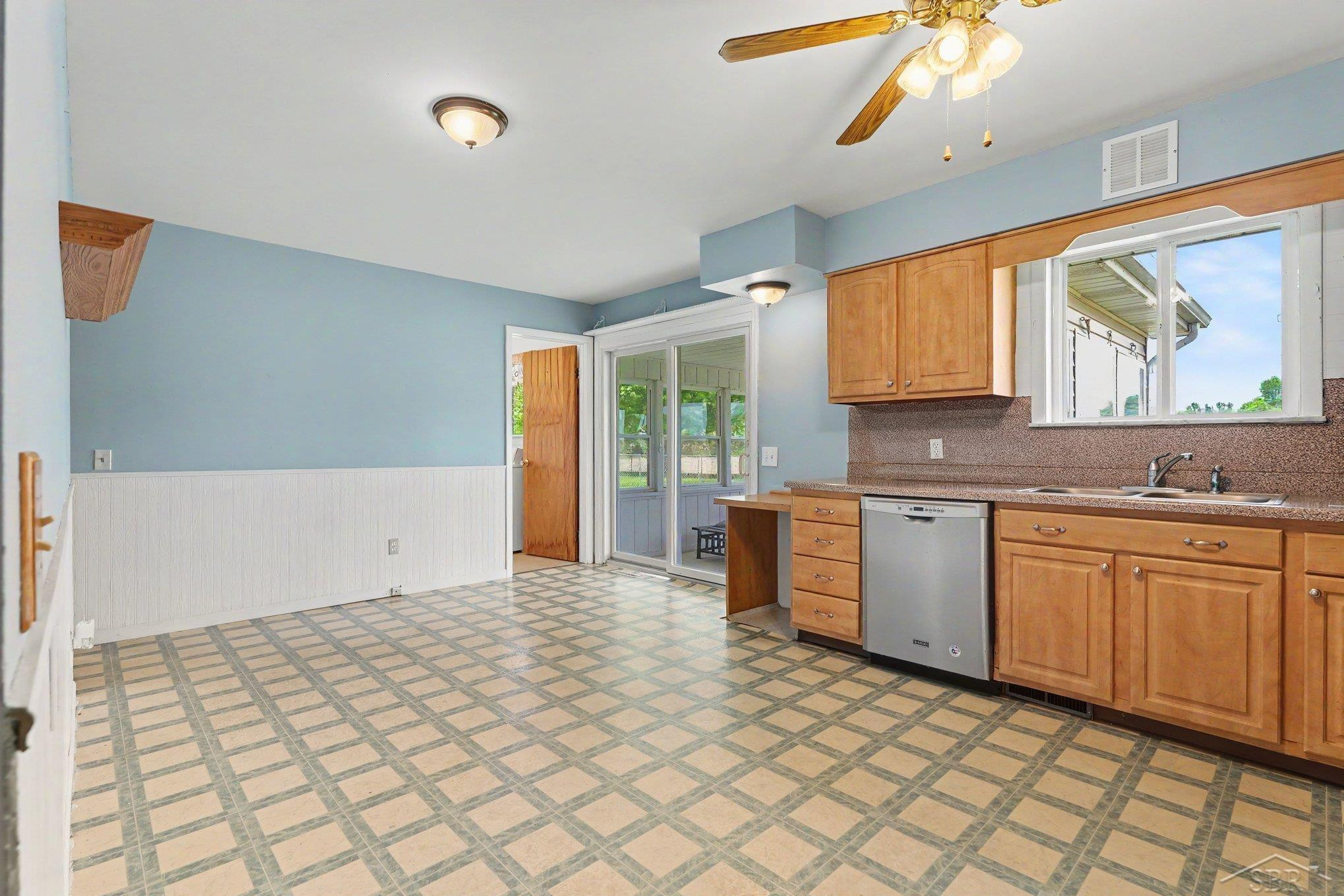 9920 Sonora Drive, Freeland, MI 48623 — Photo 6