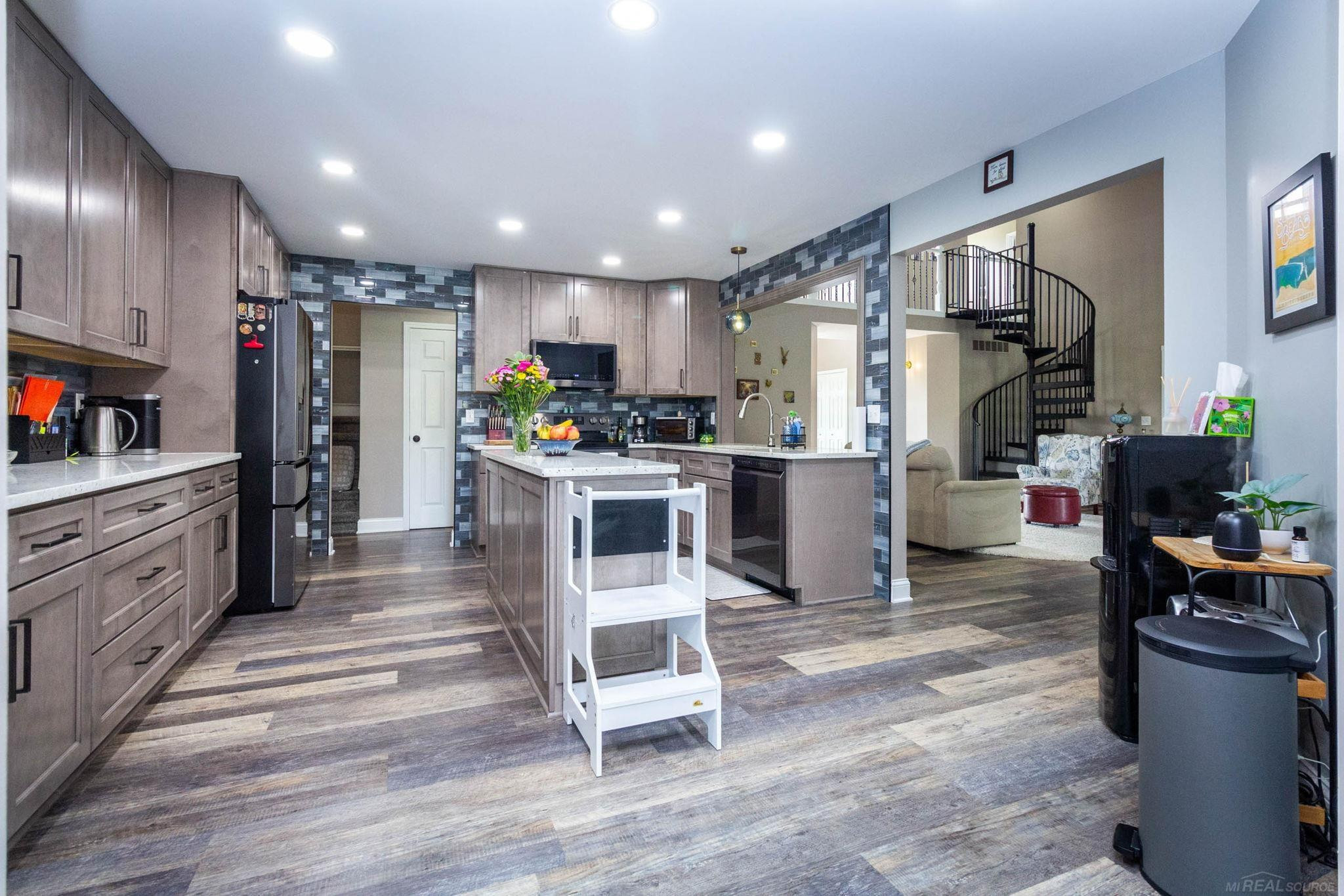 2133 Cove Road, Wales, MI — Photo 14