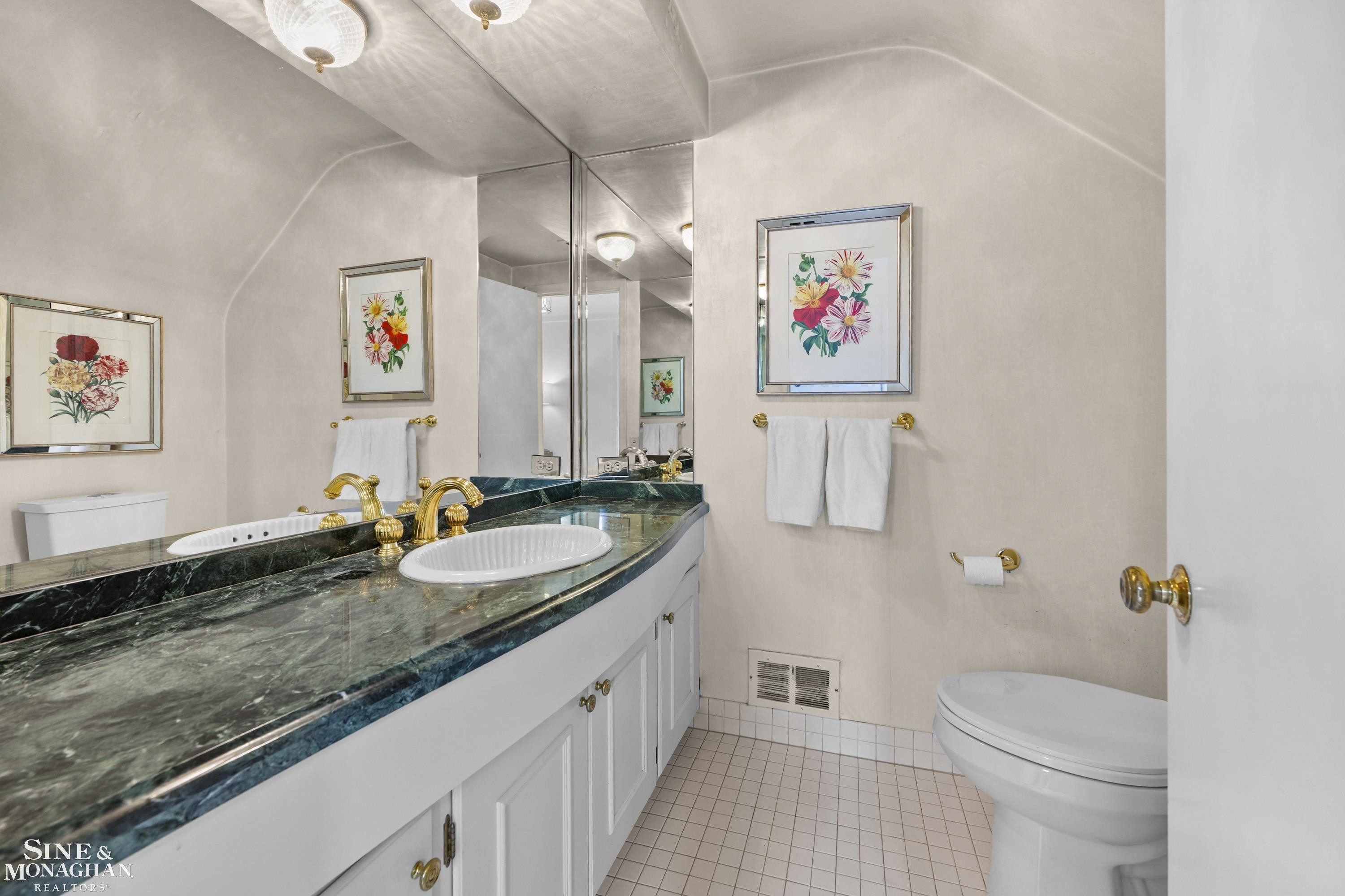 11 Wellington Place, Grosse Pointe, MI 48230 — Photo 4