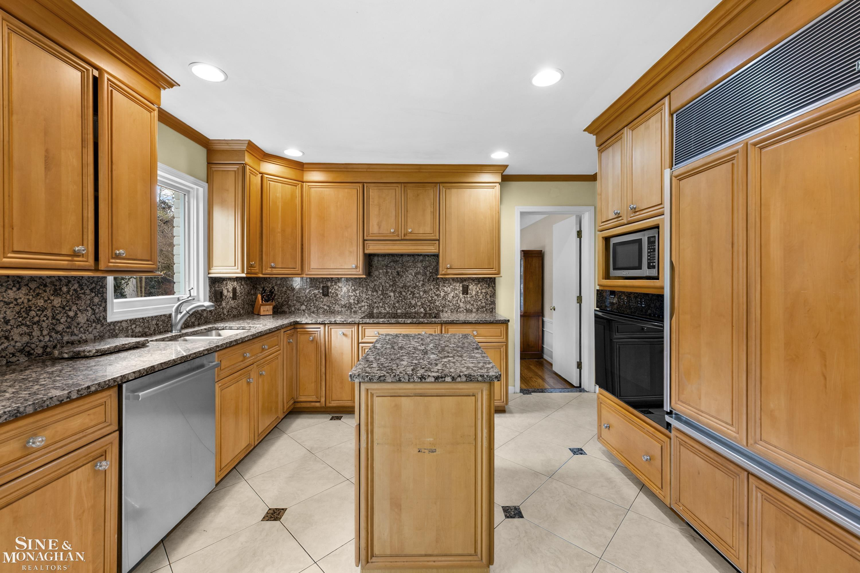 11 Wellington Place, Grosse Pointe, MI 48230 — Photo 16