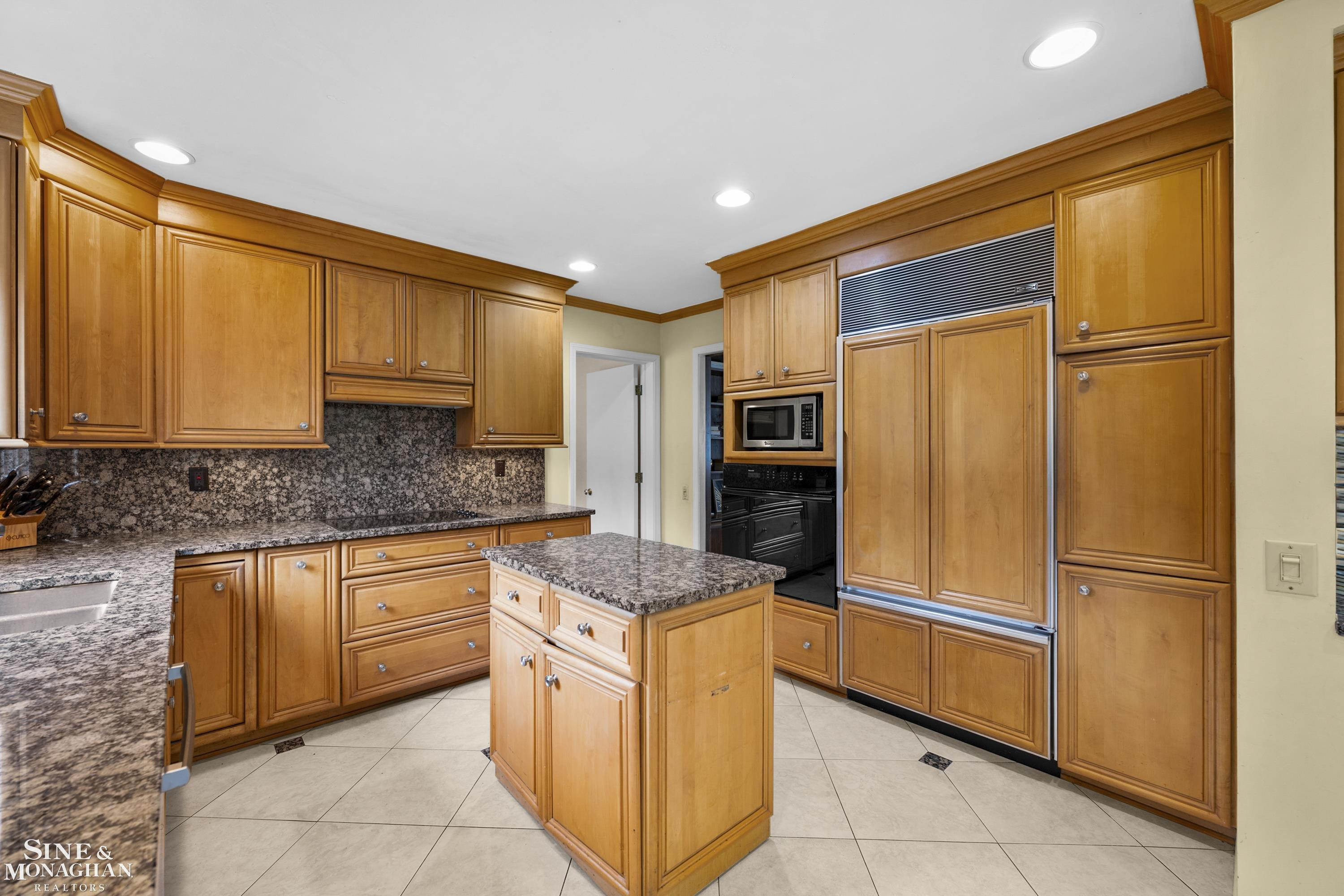 11 Wellington Place, Grosse Pointe, MI 48230 — Photo 18