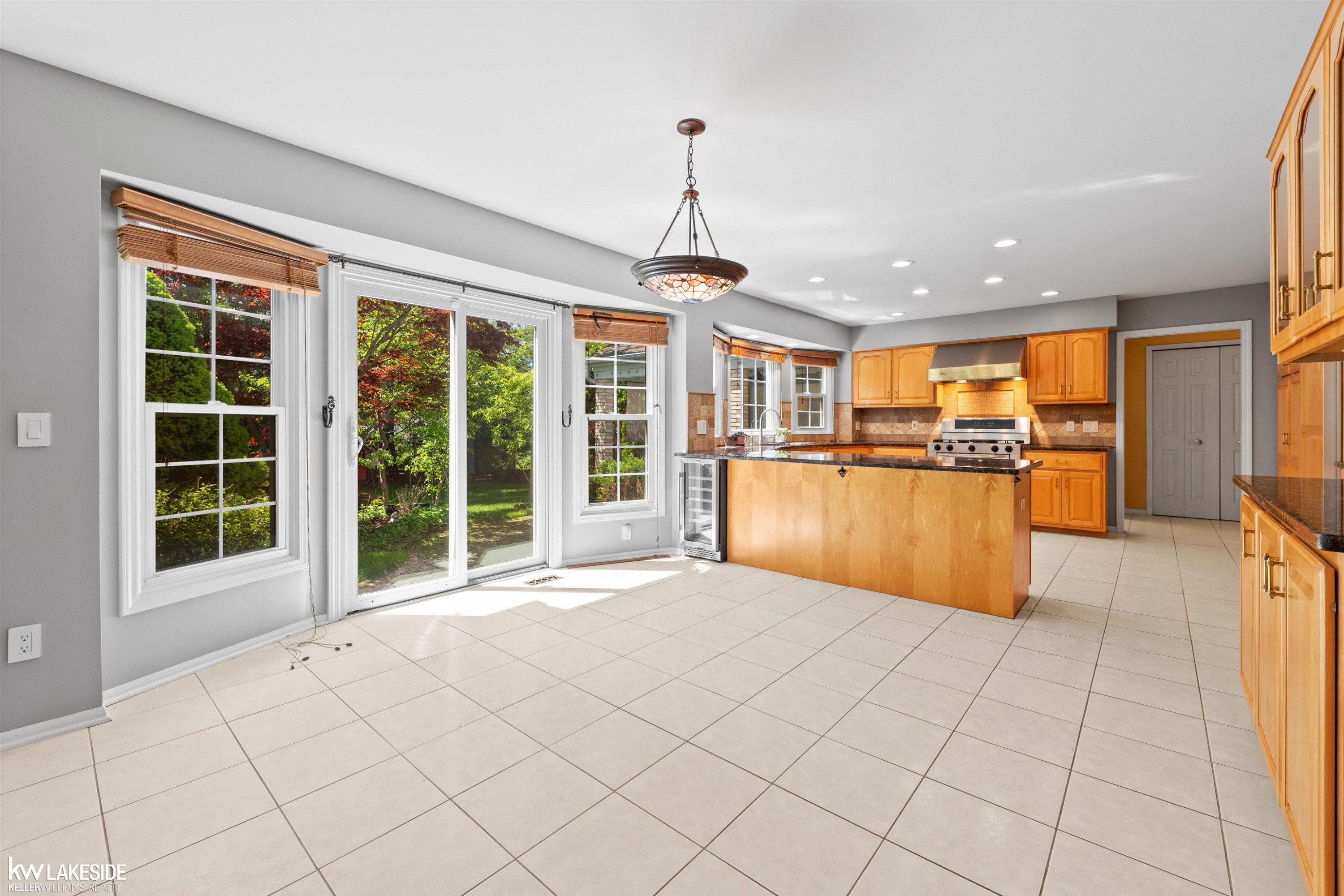 46349 Coachwood Drive, Shelby Twp, MI 48315 — Photo 11