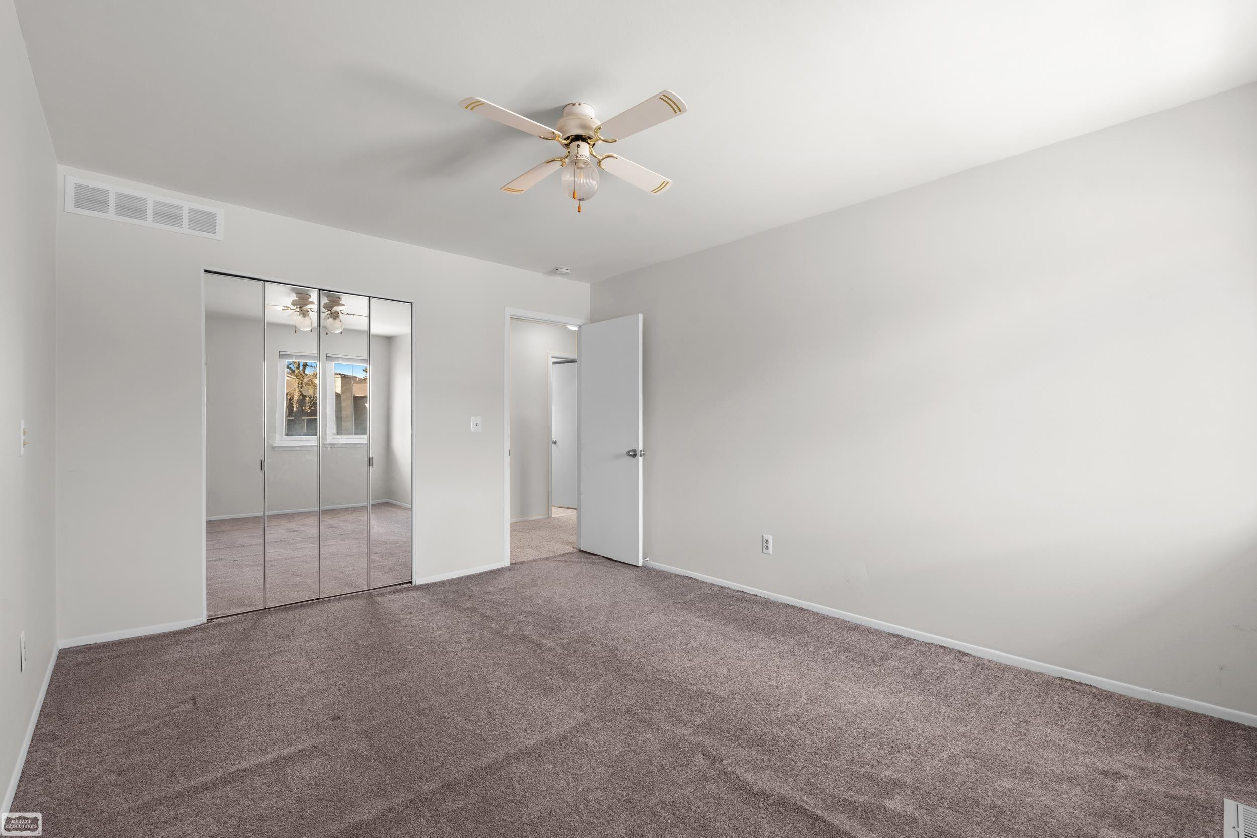 4960 Lake Point Drive, Waterford, MI 48329 — Photo 23