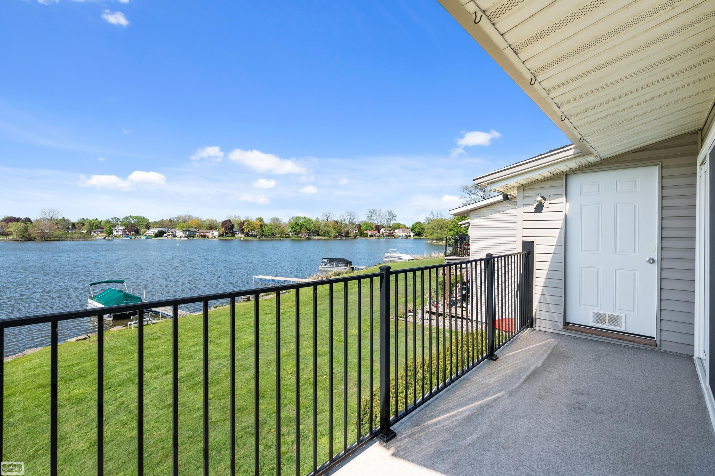 4960 Lake Point Drive, Waterford, MI 48329 — Photo 28