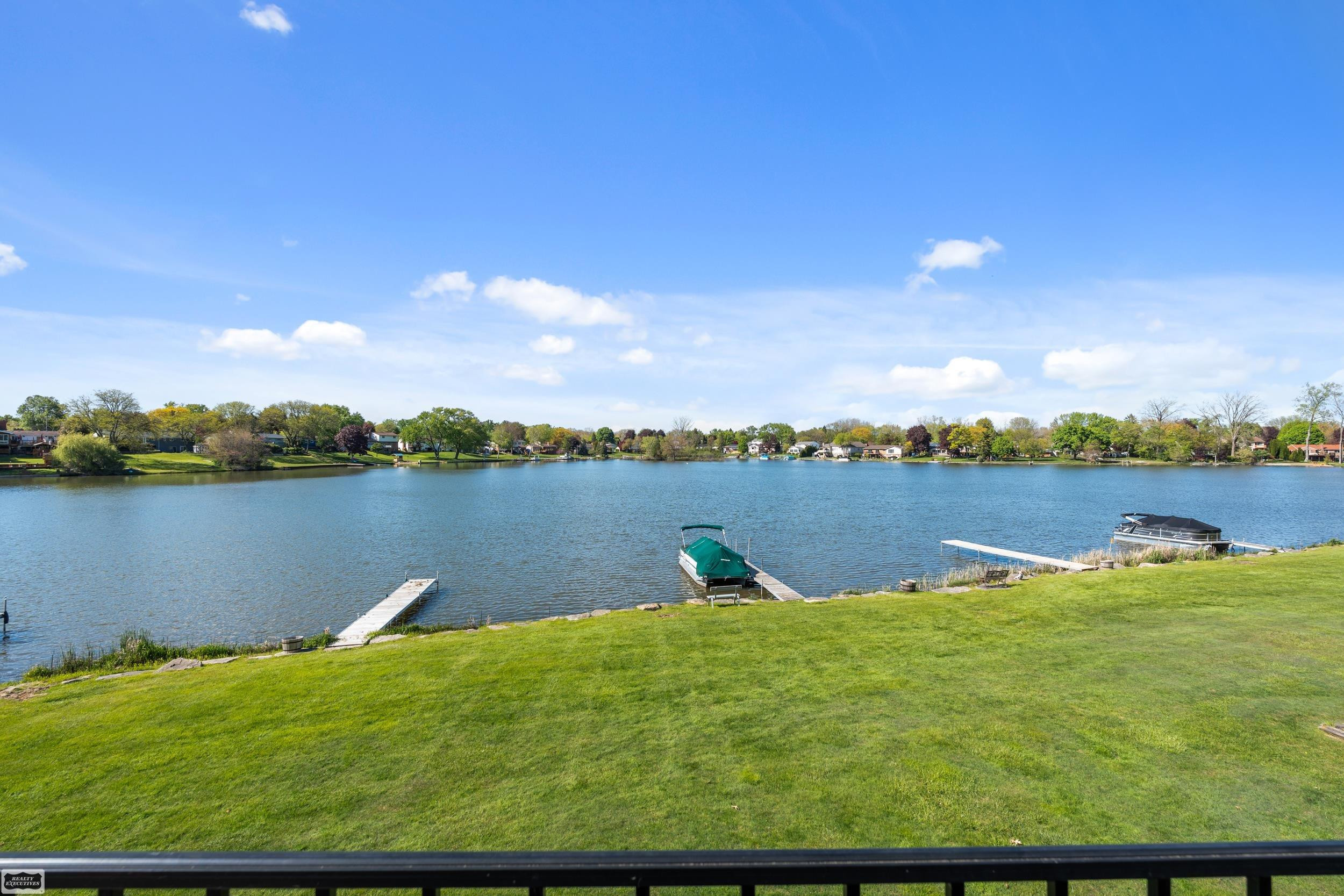 4960 Lake Point Drive, Waterford, MI 48329 — Photo 29