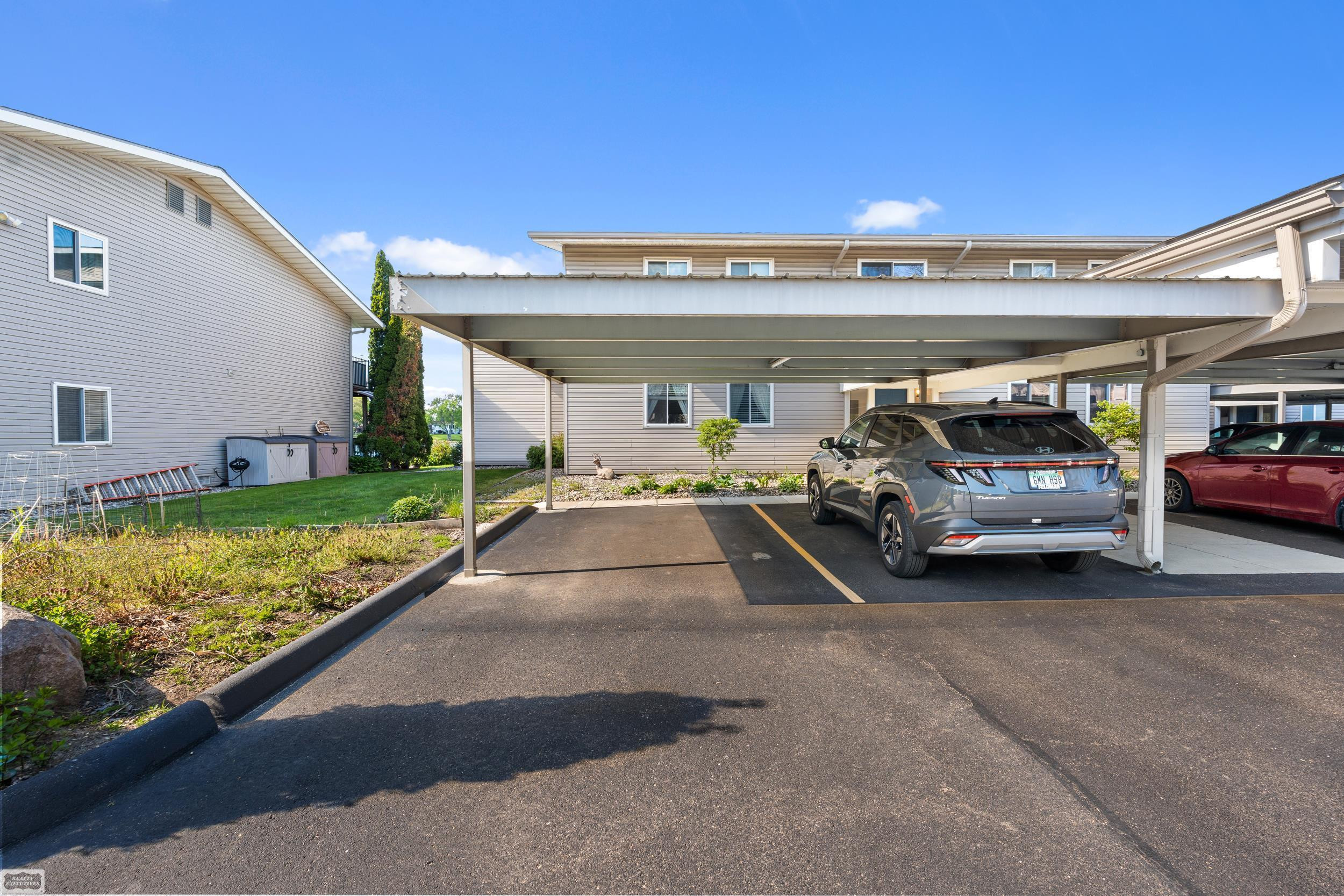 4960 Lake Point Drive, Waterford, MI 48329 — Photo 31