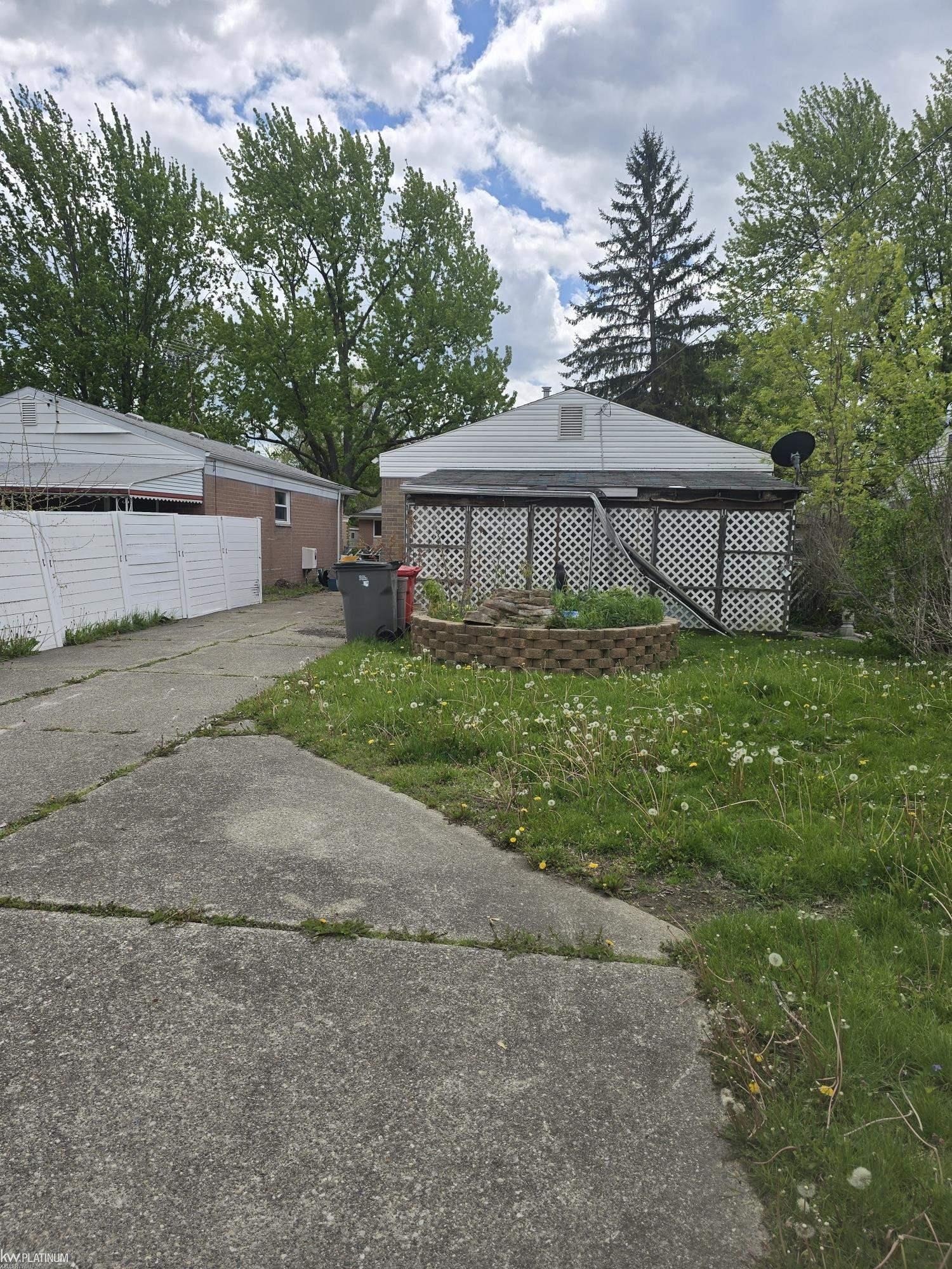 19405 Opal Street, Clinton Twp, MI 48035 — Photo 26
