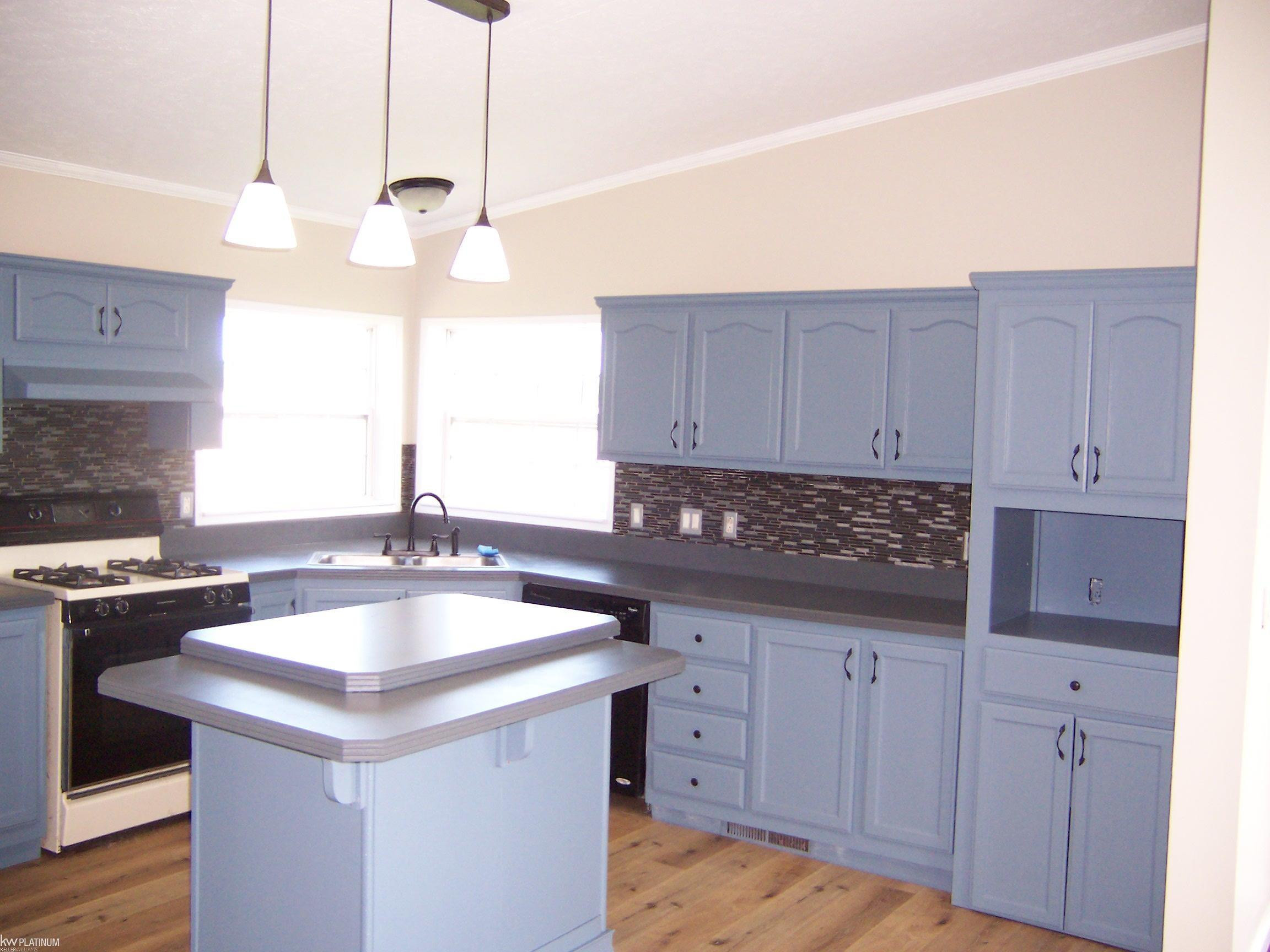 10222 Metcalf Rd Road, MI 48006 — Photo 2