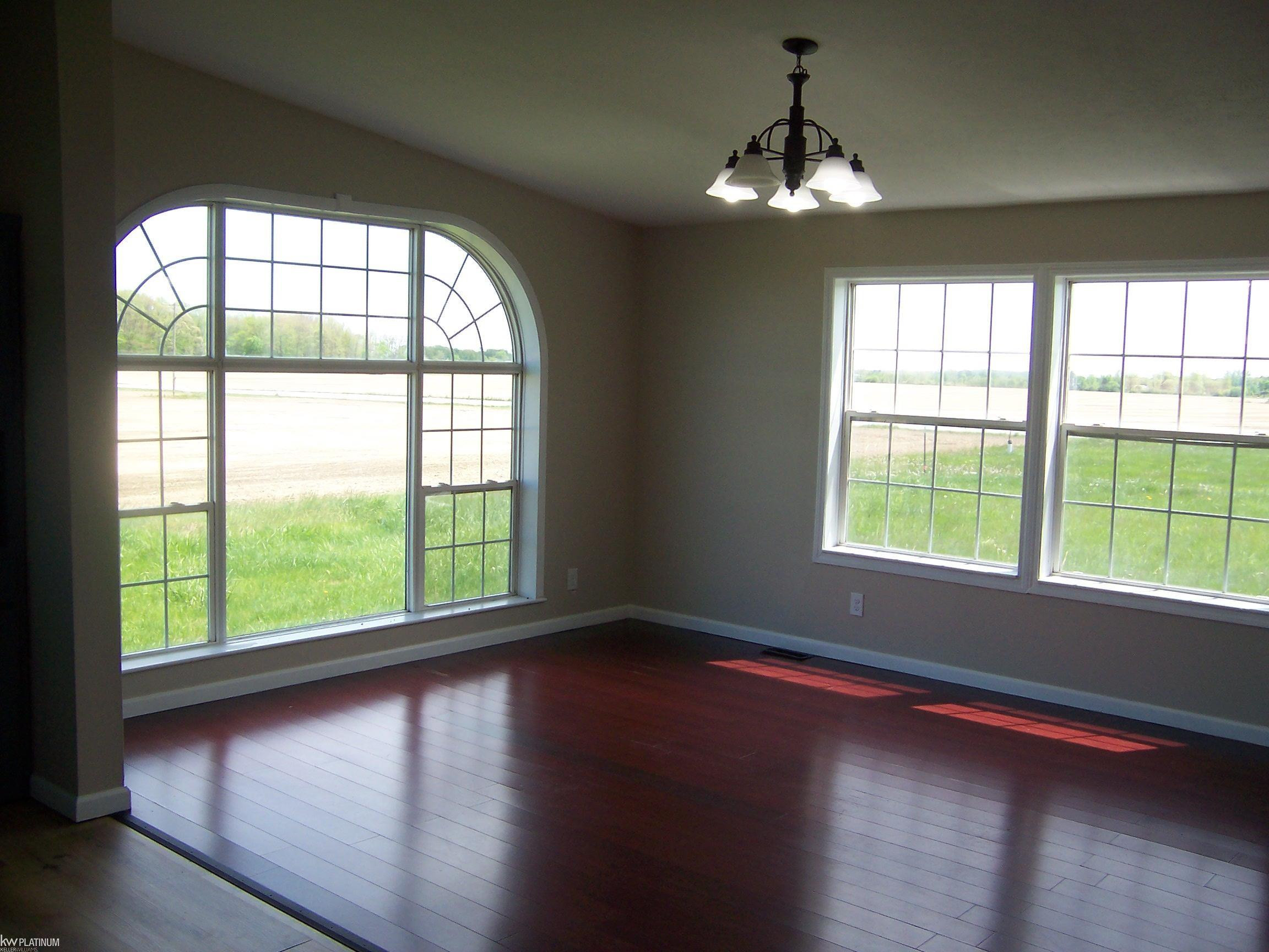 10222 Metcalf Rd Road, MI 48006 — Photo 5