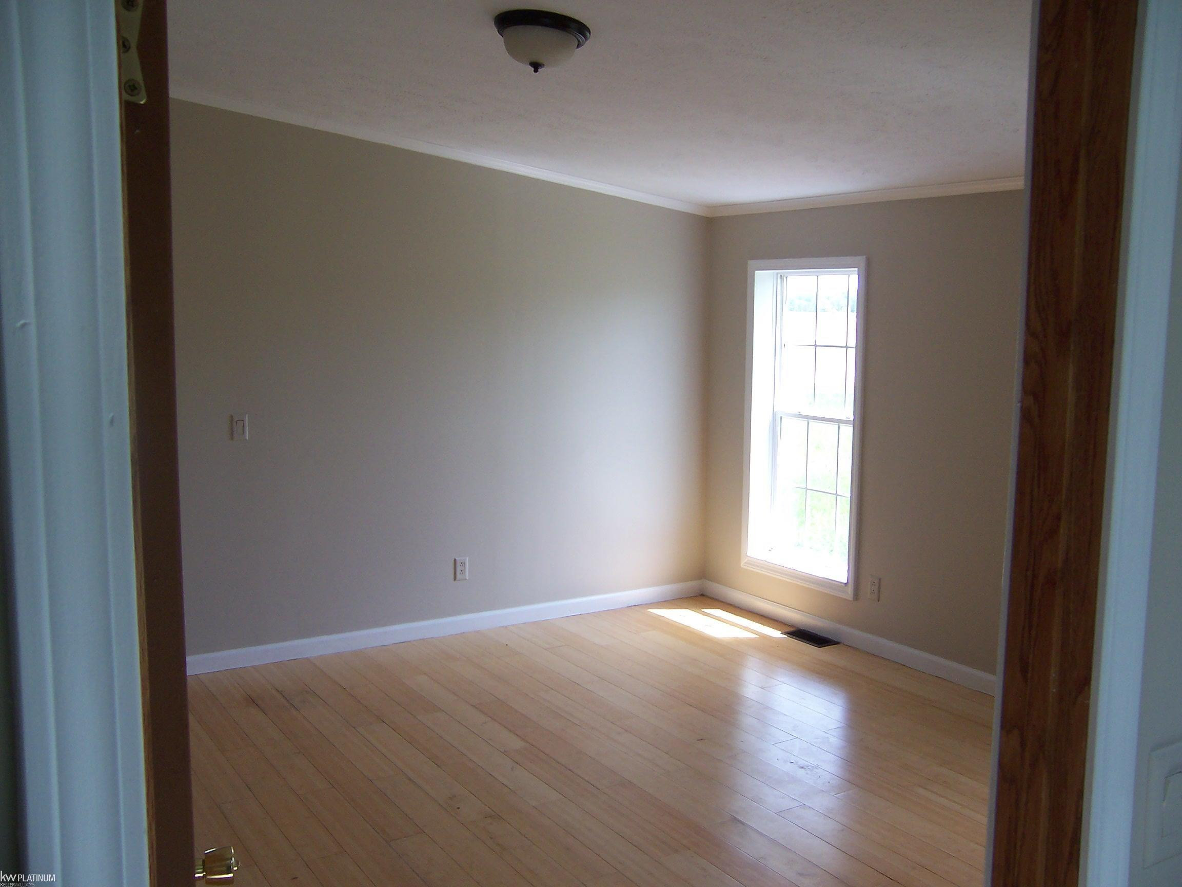 10222 Metcalf Rd Road, MI 48006 — Photo 9