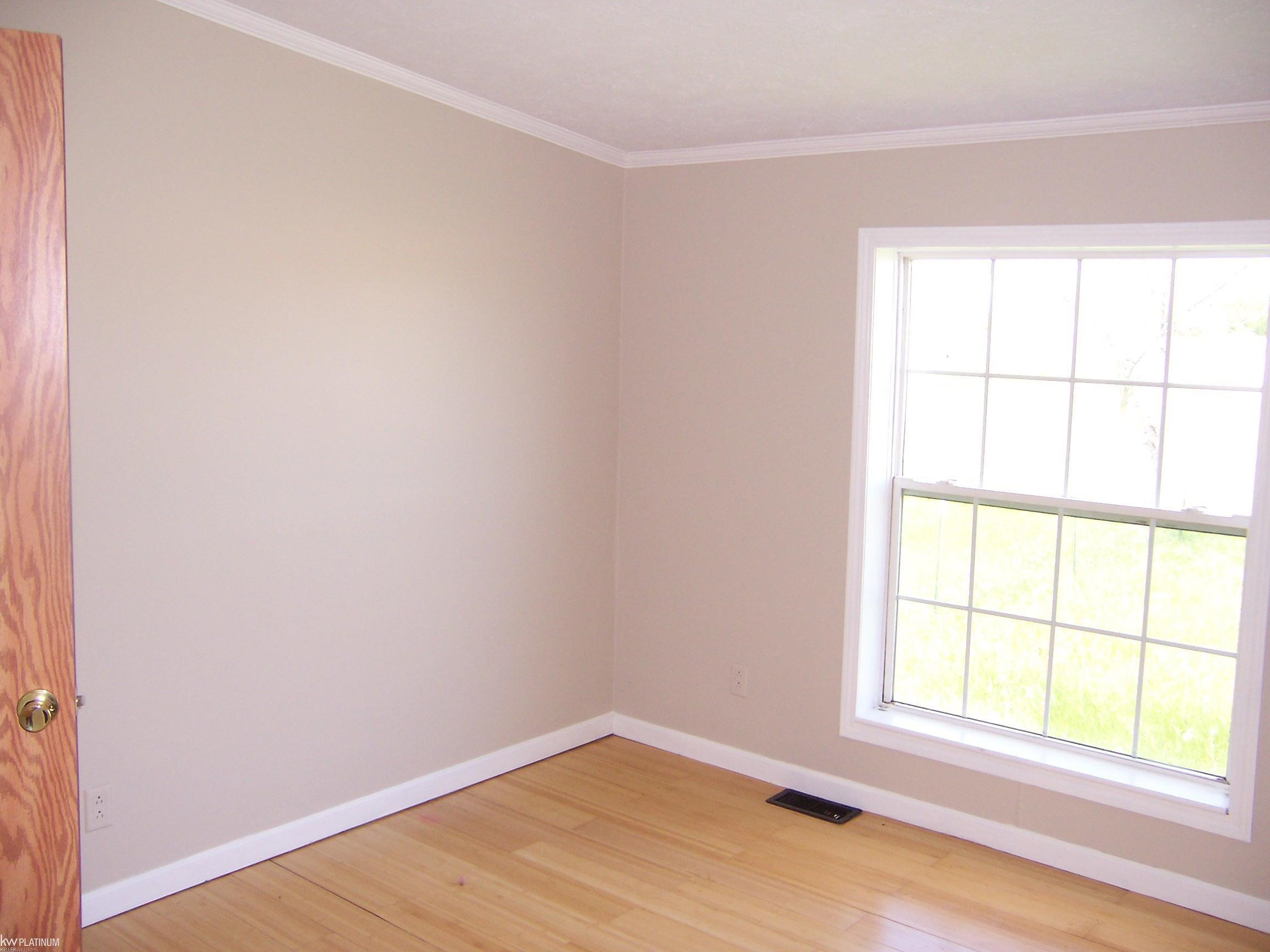 10222 Metcalf Rd Road, MI 48006 — Photo 14