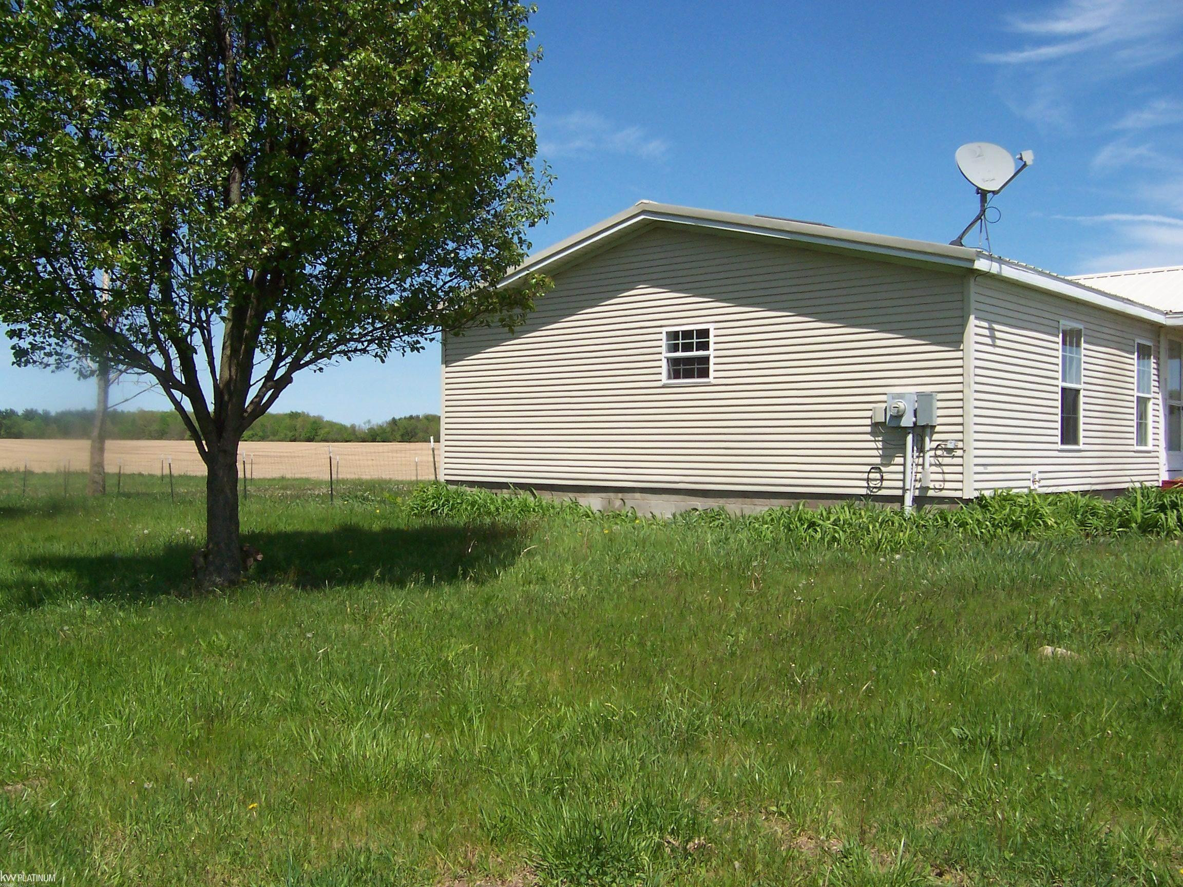 10222 Metcalf Rd Road, MI 48006 — Photo 18