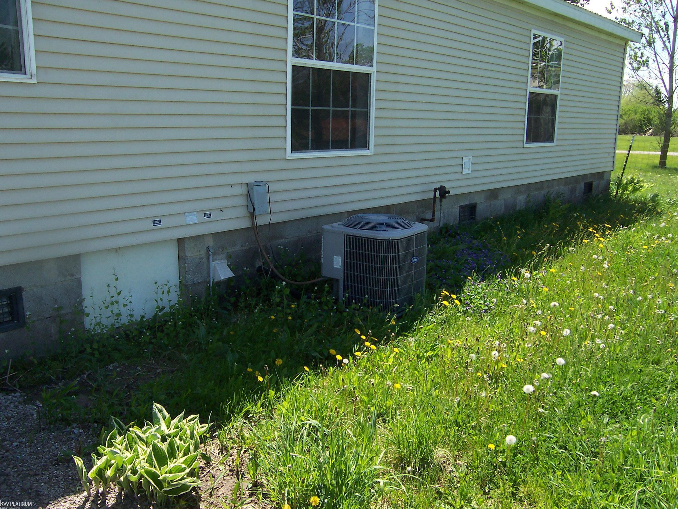 10222 Metcalf Rd Road, MI 48006 — Photo 19