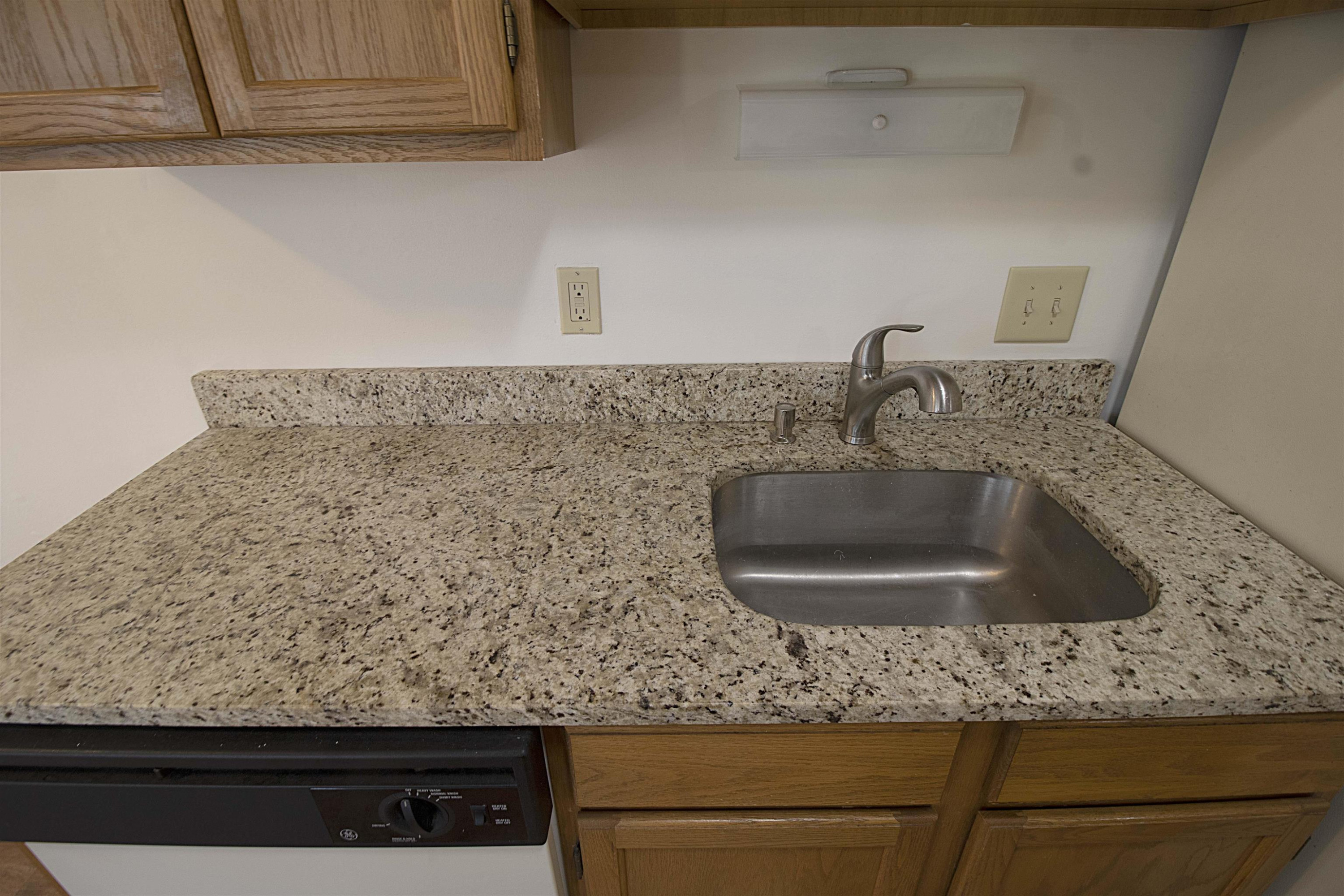 50012 S Angelo Court, New Baltimore, MI 48047 — Photo 17