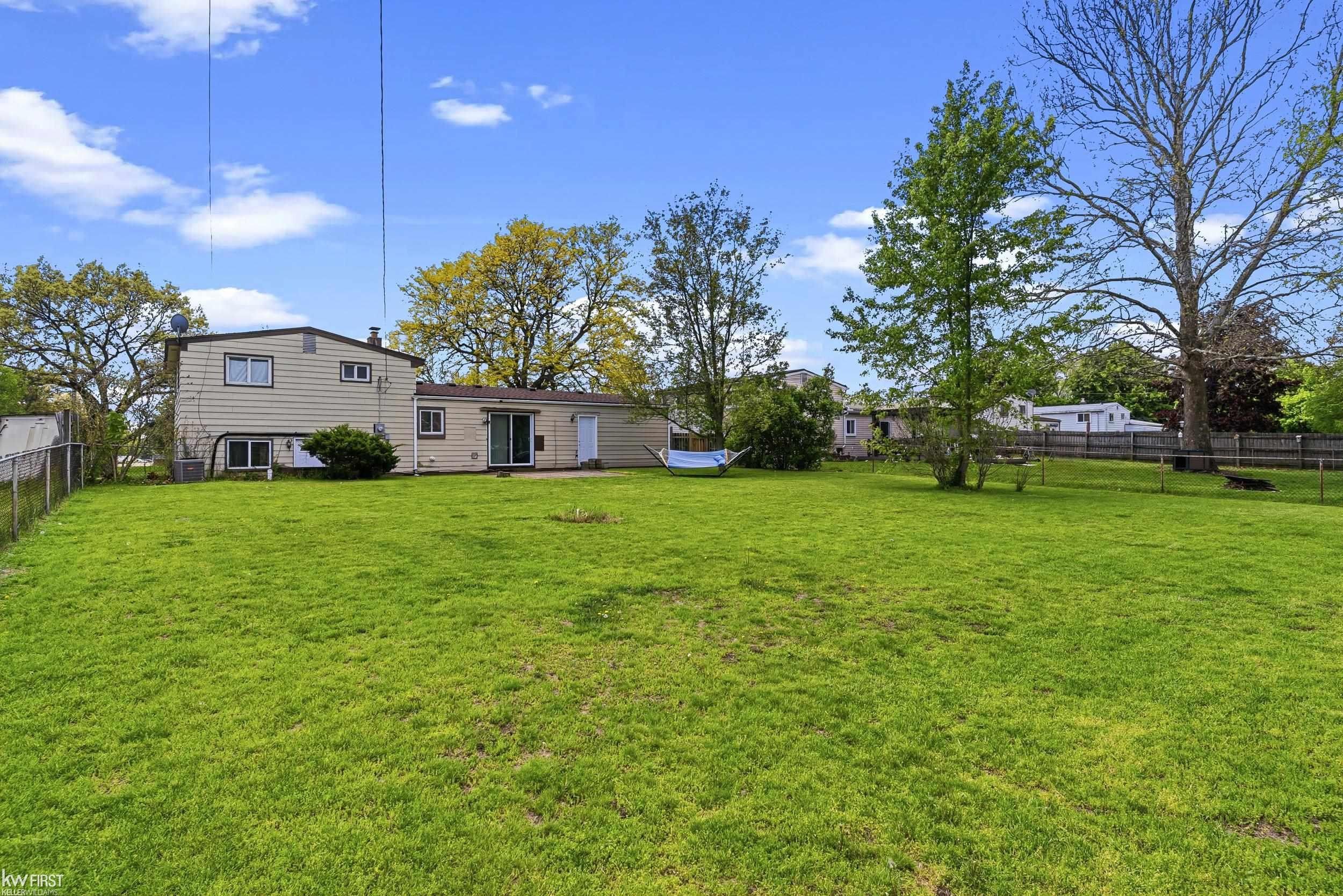 5904 Pontiac Lake Road, Waterford, MI 48327 — Photo 28