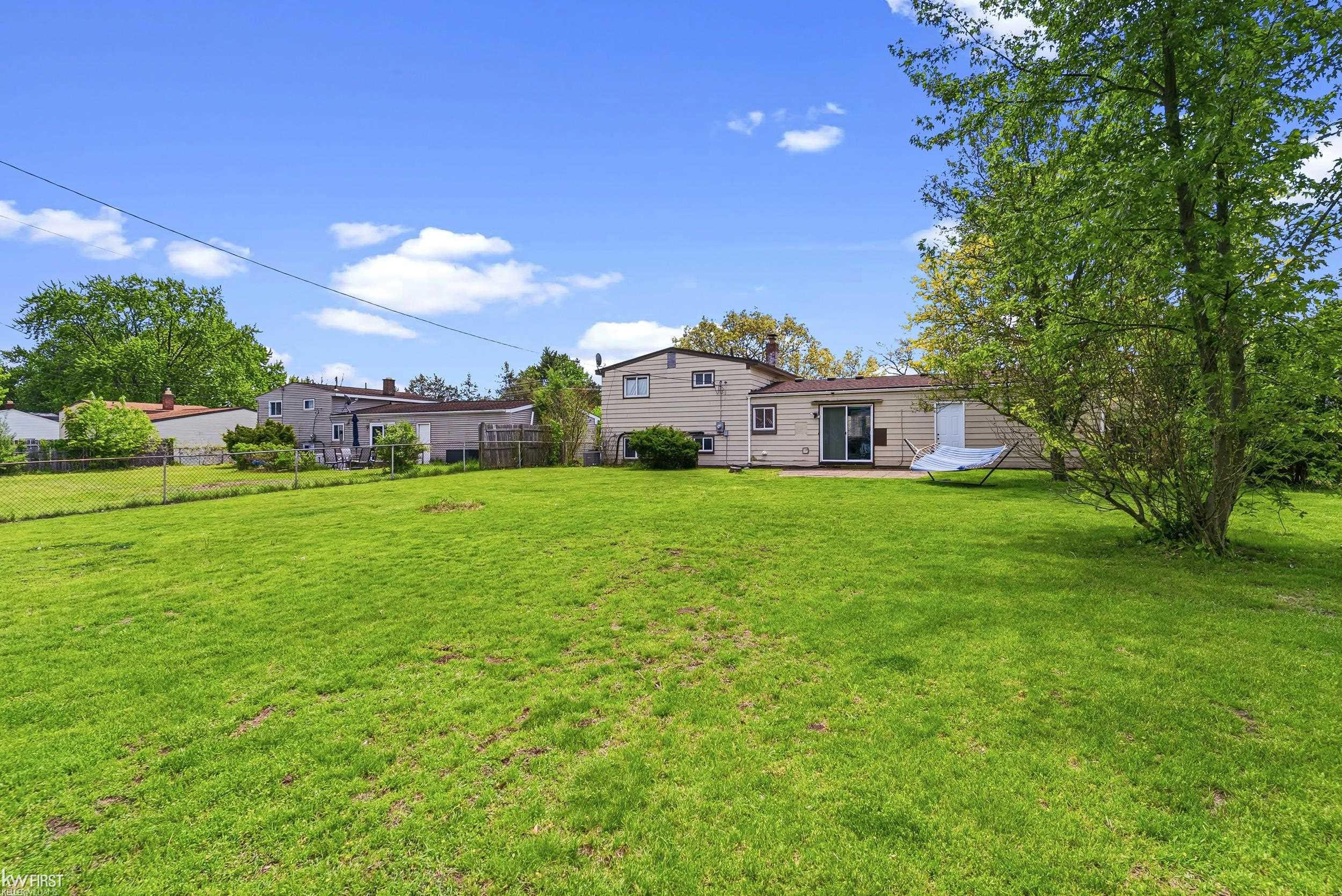 5904 Pontiac Lake Road, Waterford, MI 48327 — Photo 29