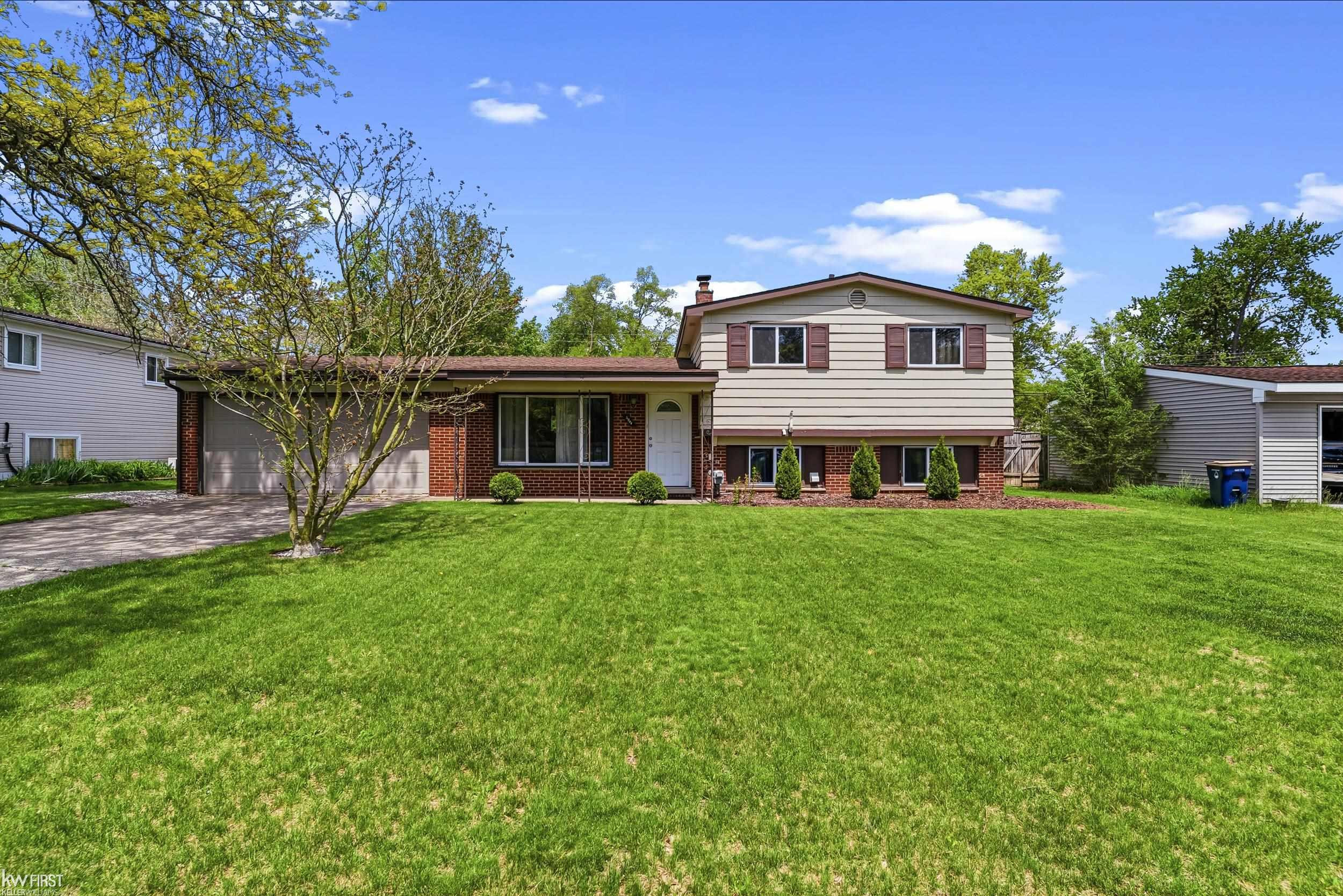 5904 Pontiac Lake Road, Waterford, MI 48327 — Photo 30