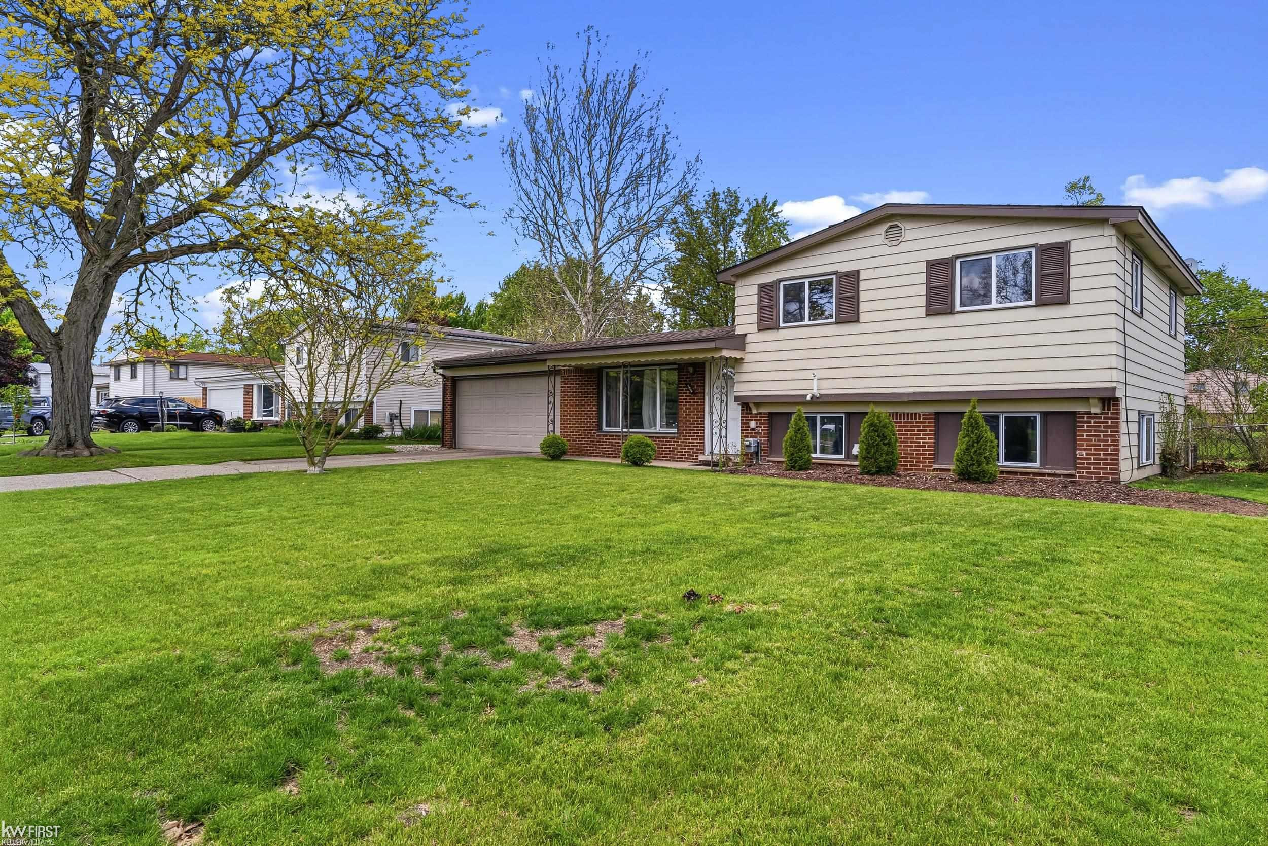 5904 Pontiac Lake Road, Waterford, MI 48327 — Photo 31