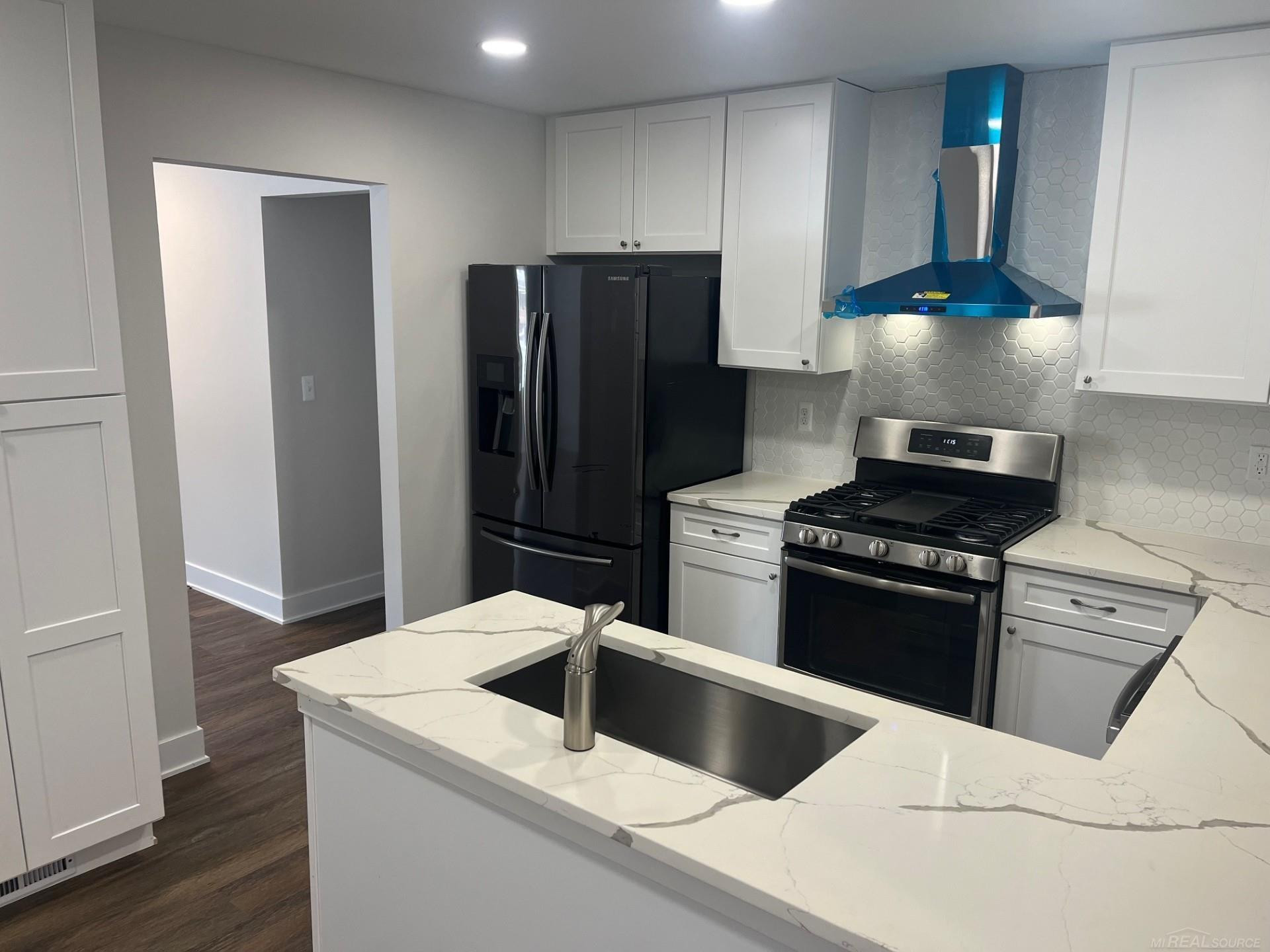 53431 Ruann Drive, MI 48316 — Photo 5