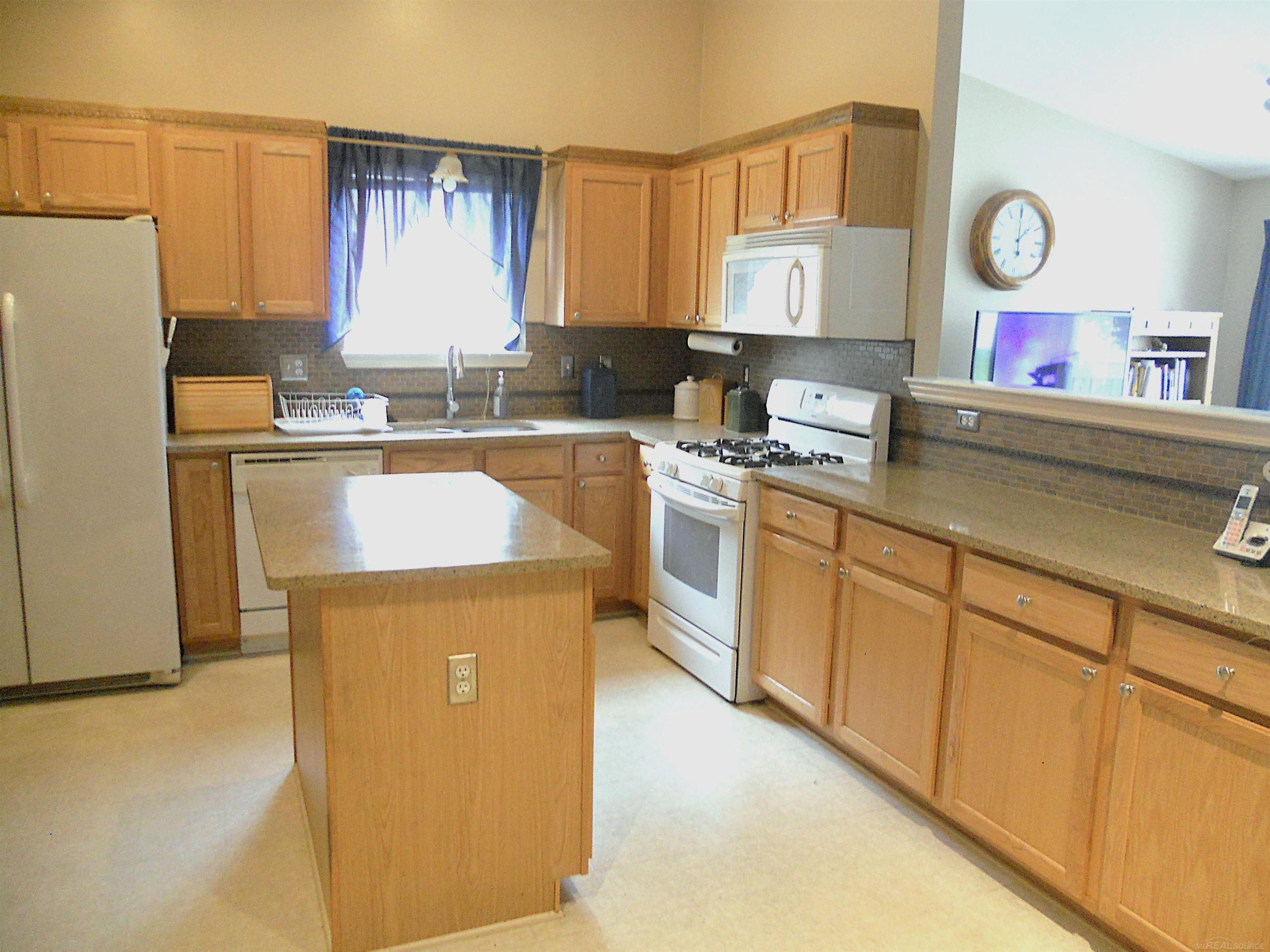 7130 POPLAR Drive, Ypsilanti, MI 48197 — Photo 17