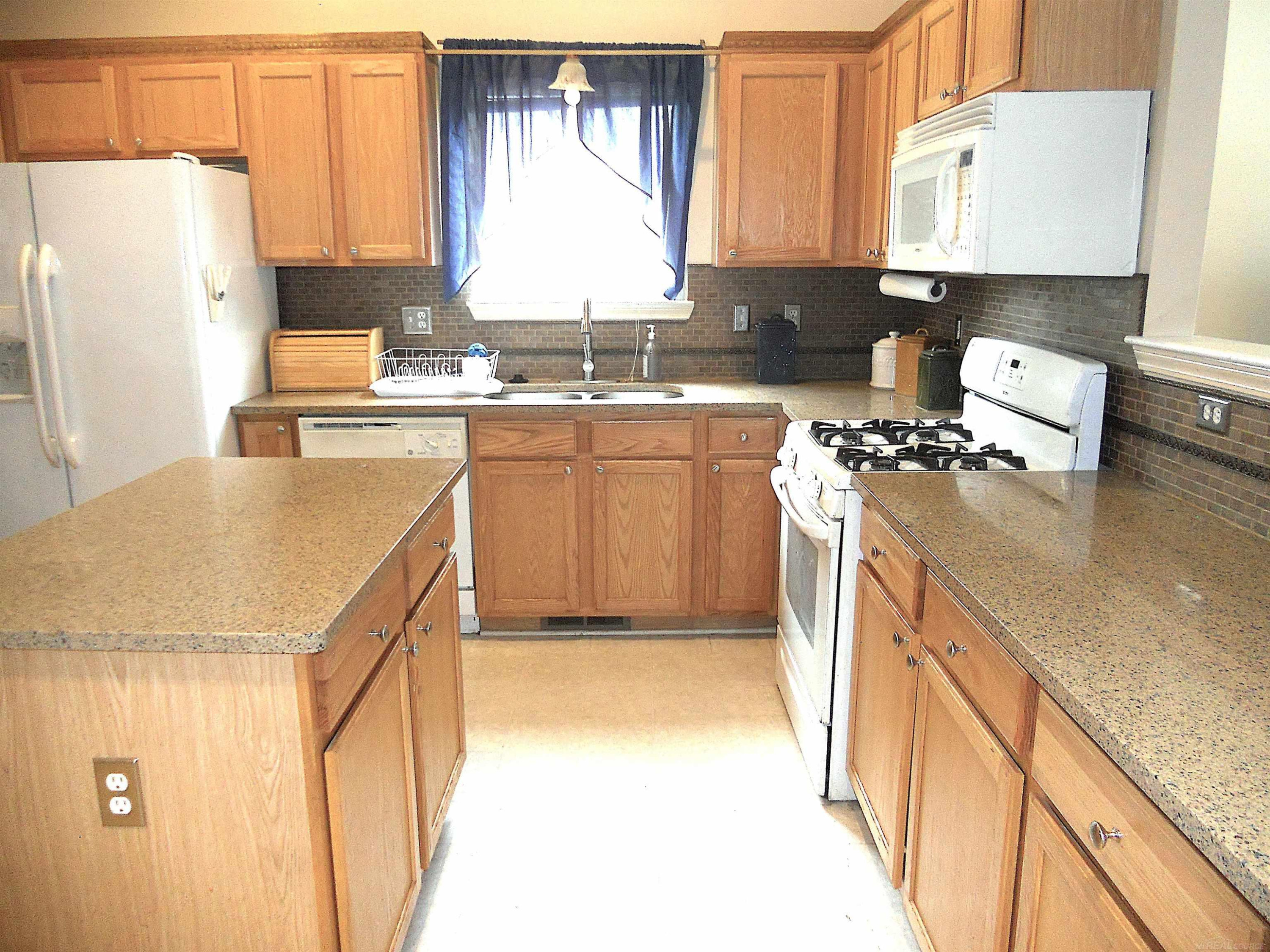 7130 POPLAR Drive, Ypsilanti, MI 48197 — Photo 19