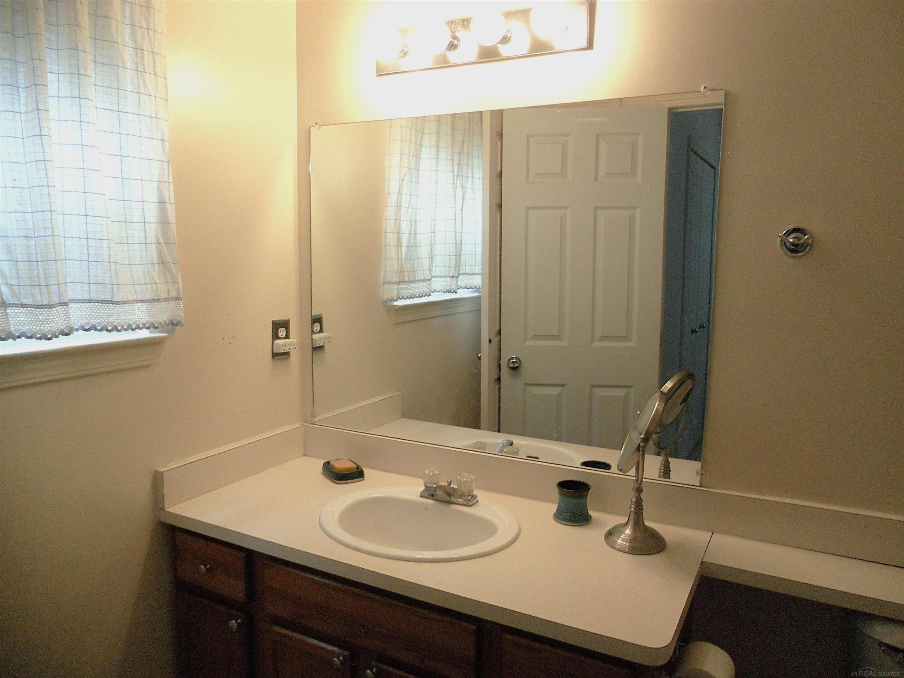 7130 POPLAR Drive, Ypsilanti, MI 48197 — Photo 28