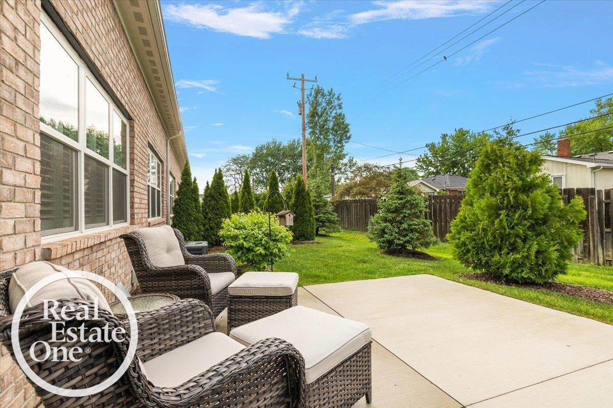 455 Heritage Place, 12, Saint Clair Shores, MI 48080 — Photo 32