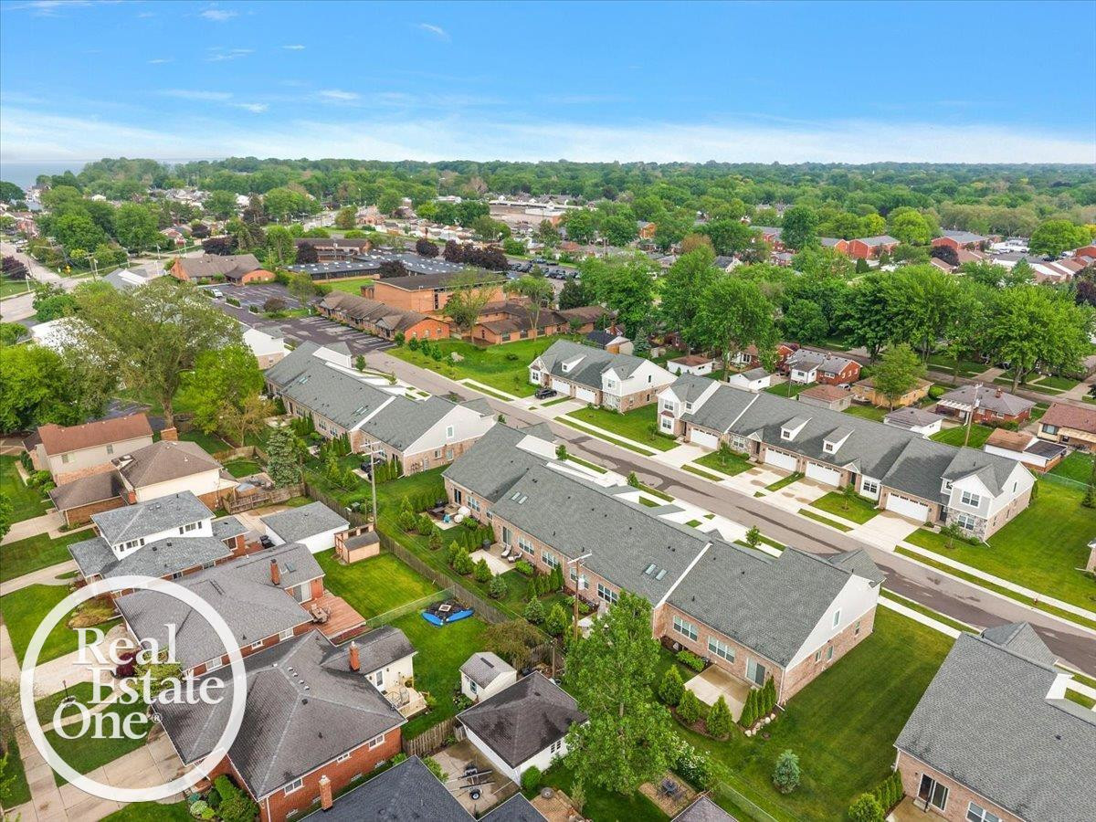 455 Heritage Place, 12, Saint Clair Shores, MI 48080 — Photo 35