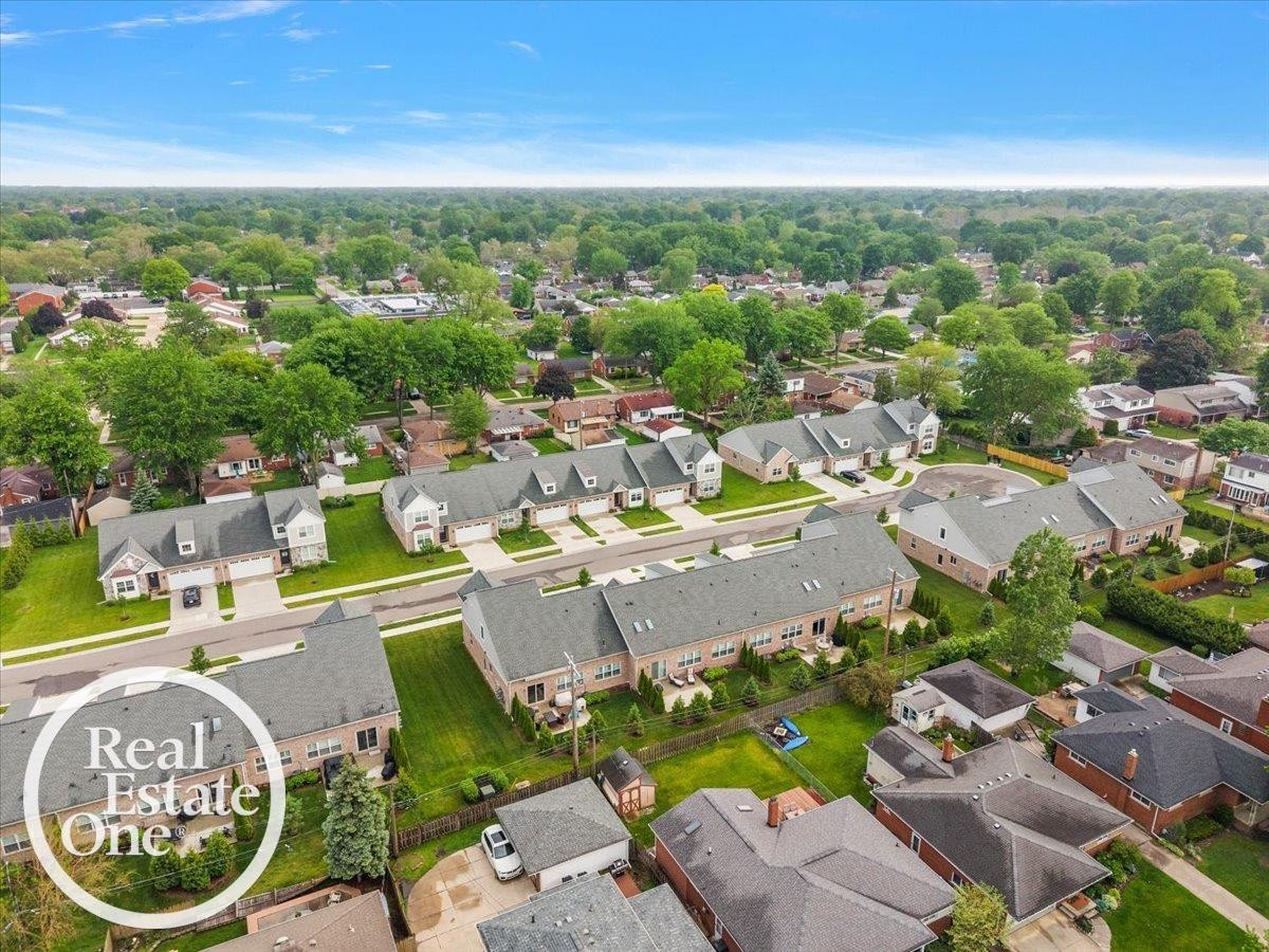 455 Heritage Place, 12, Saint Clair Shores, MI 48080 — Photo 37