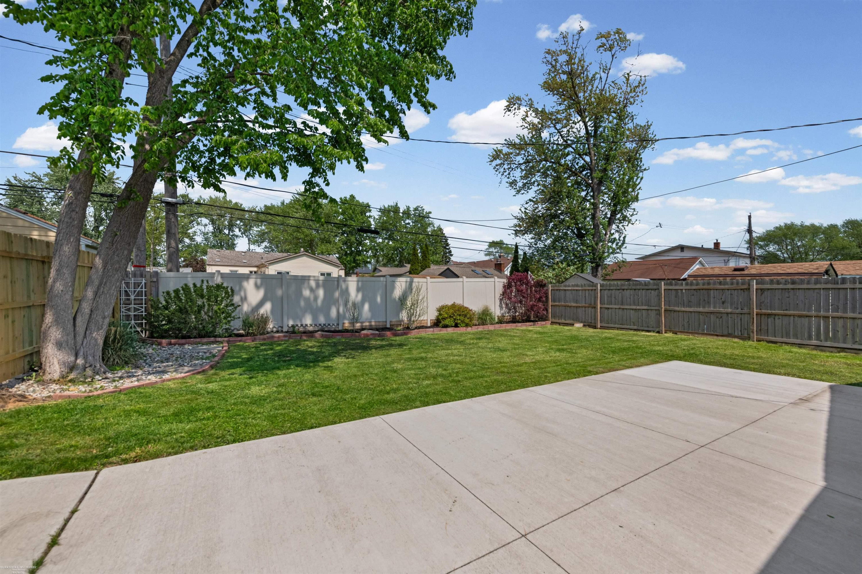 23005 Avon Street, Saint Clair Shores, MI 48082 — Photo 5