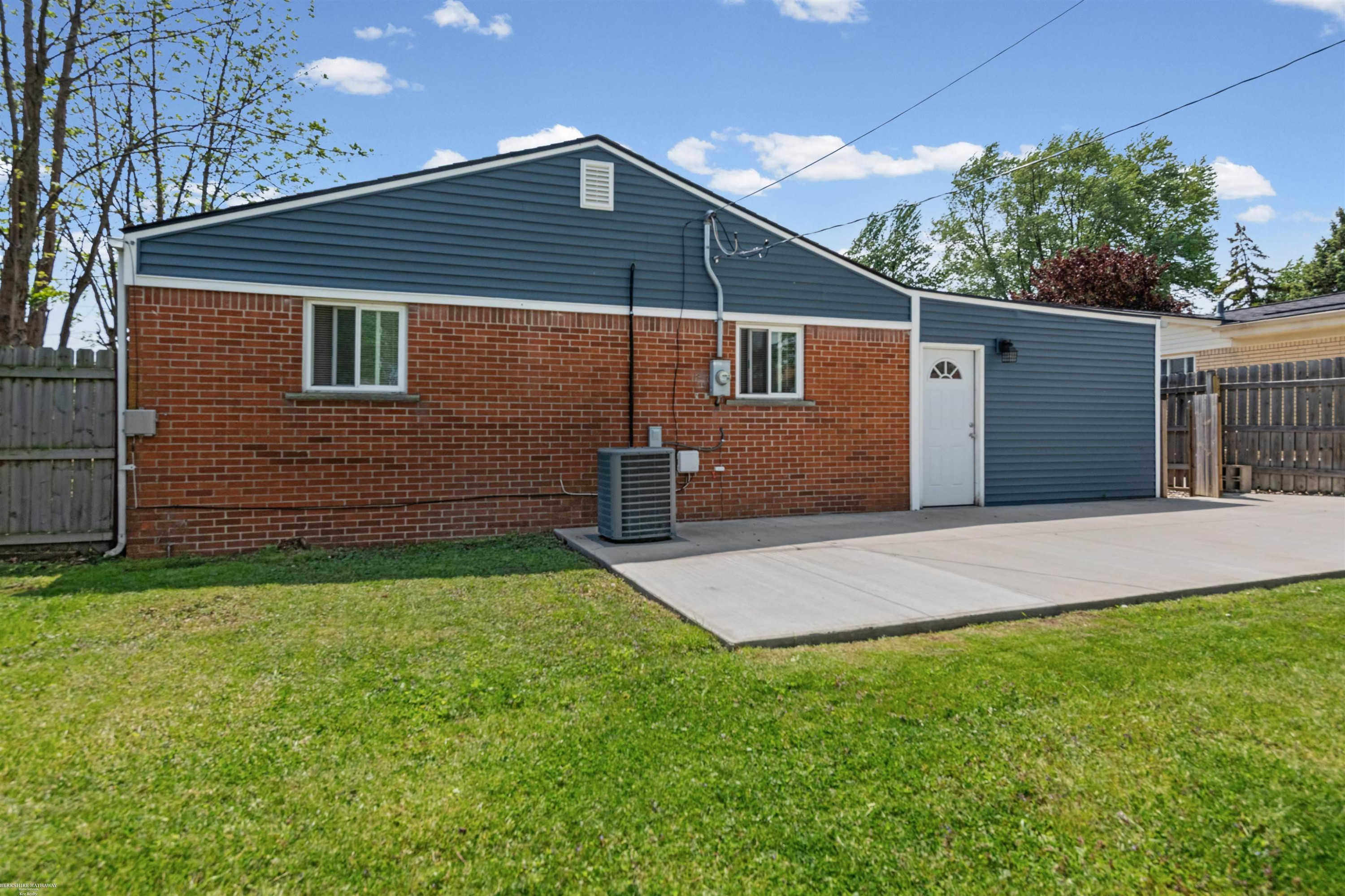23005 Avon Street, Saint Clair Shores, MI 48082 — Photo 6