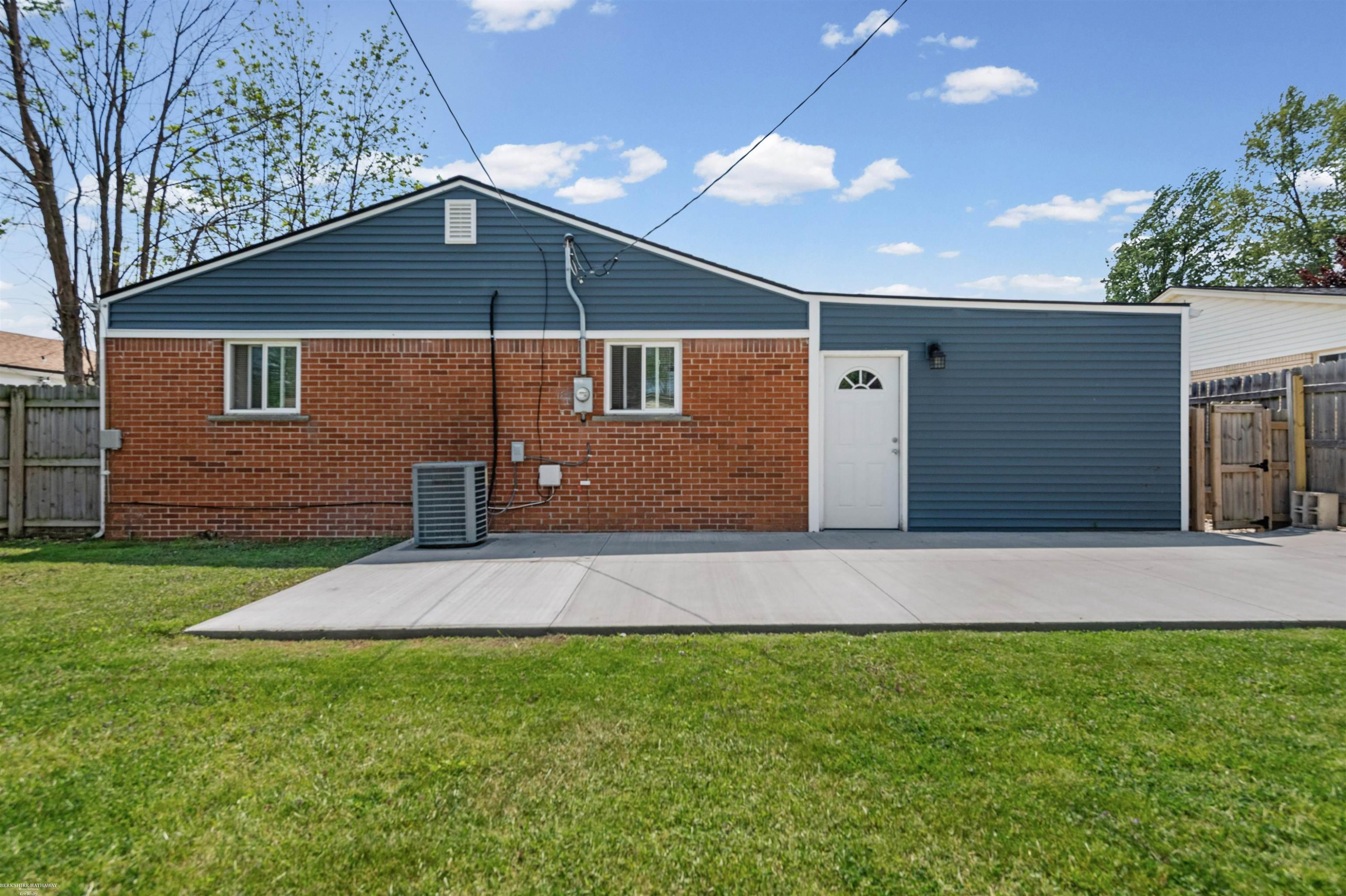 23005 Avon Street, Saint Clair Shores, MI 48082 — Photo 7