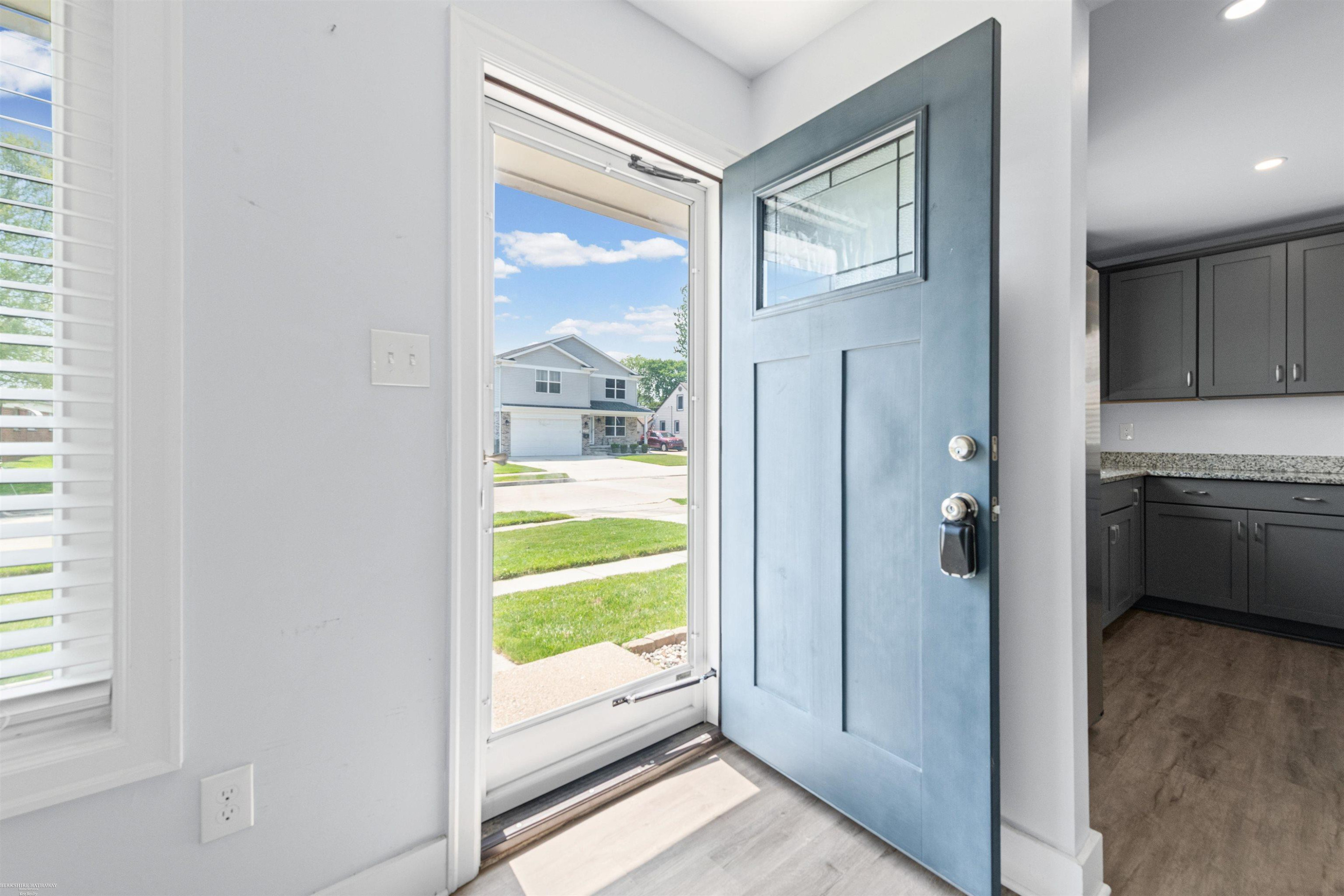 23005 Avon Street, Saint Clair Shores, MI 48082 — Photo 10