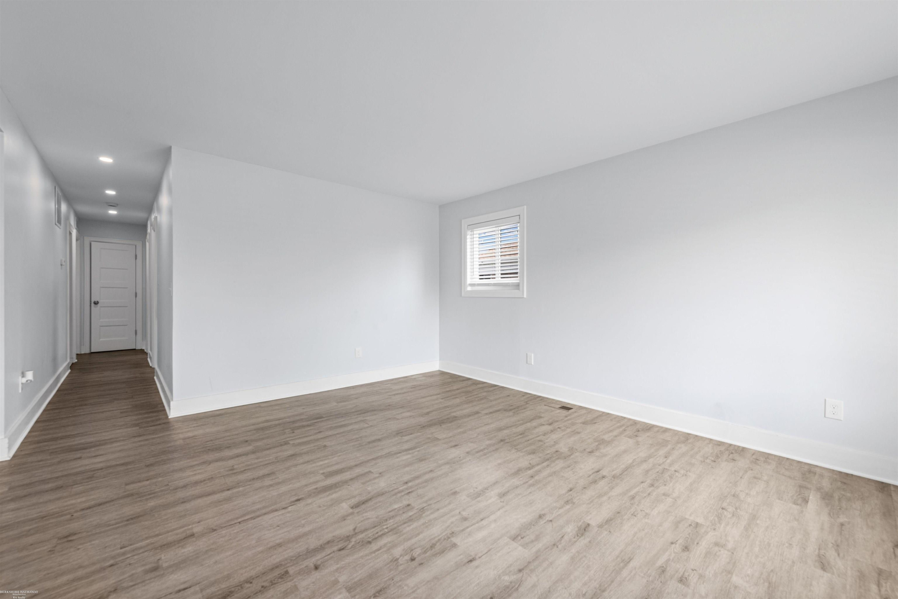 23005 Avon Street, Saint Clair Shores, MI 48082 — Photo 11