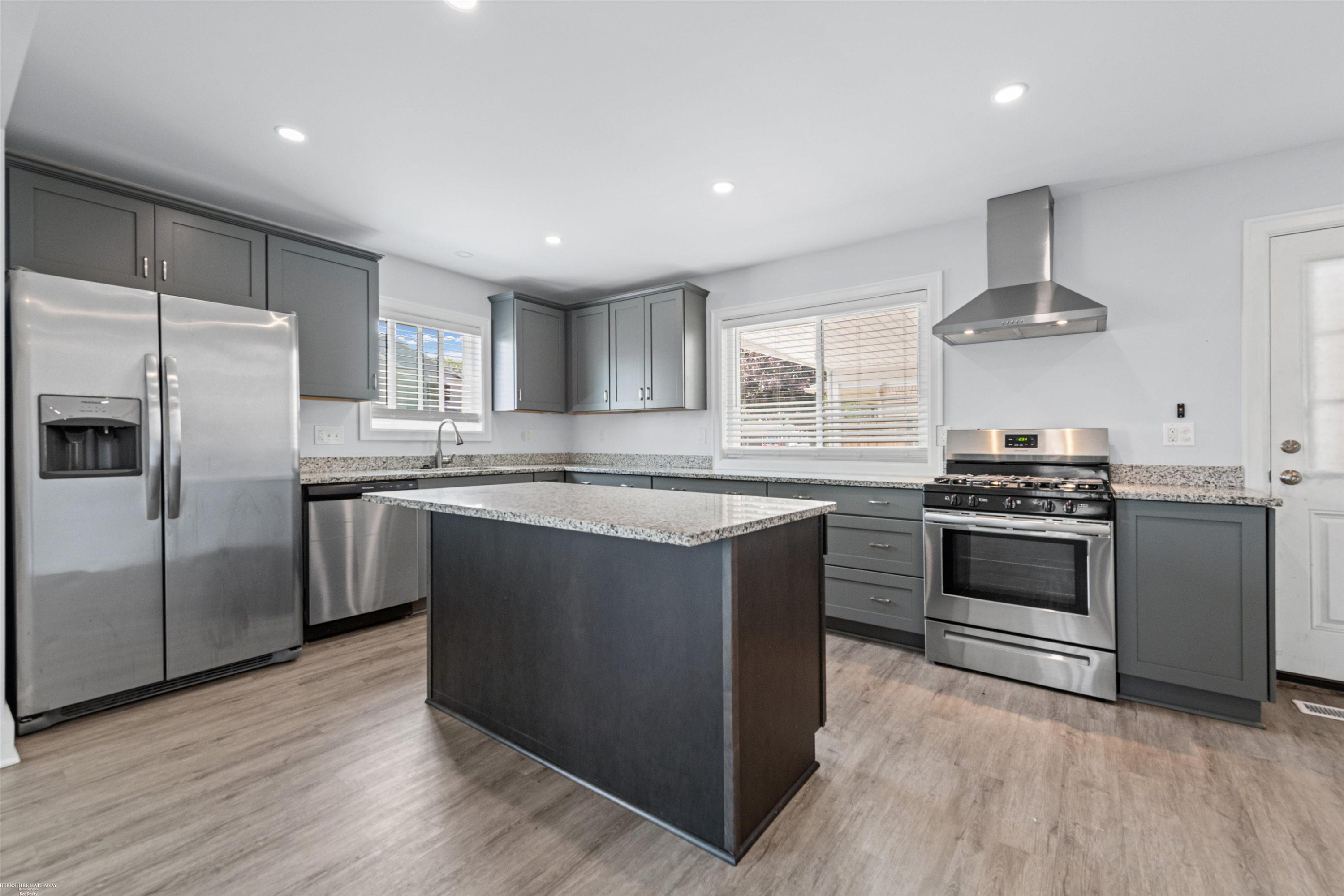 23005 Avon Street, Saint Clair Shores, MI 48082 — Photo 13