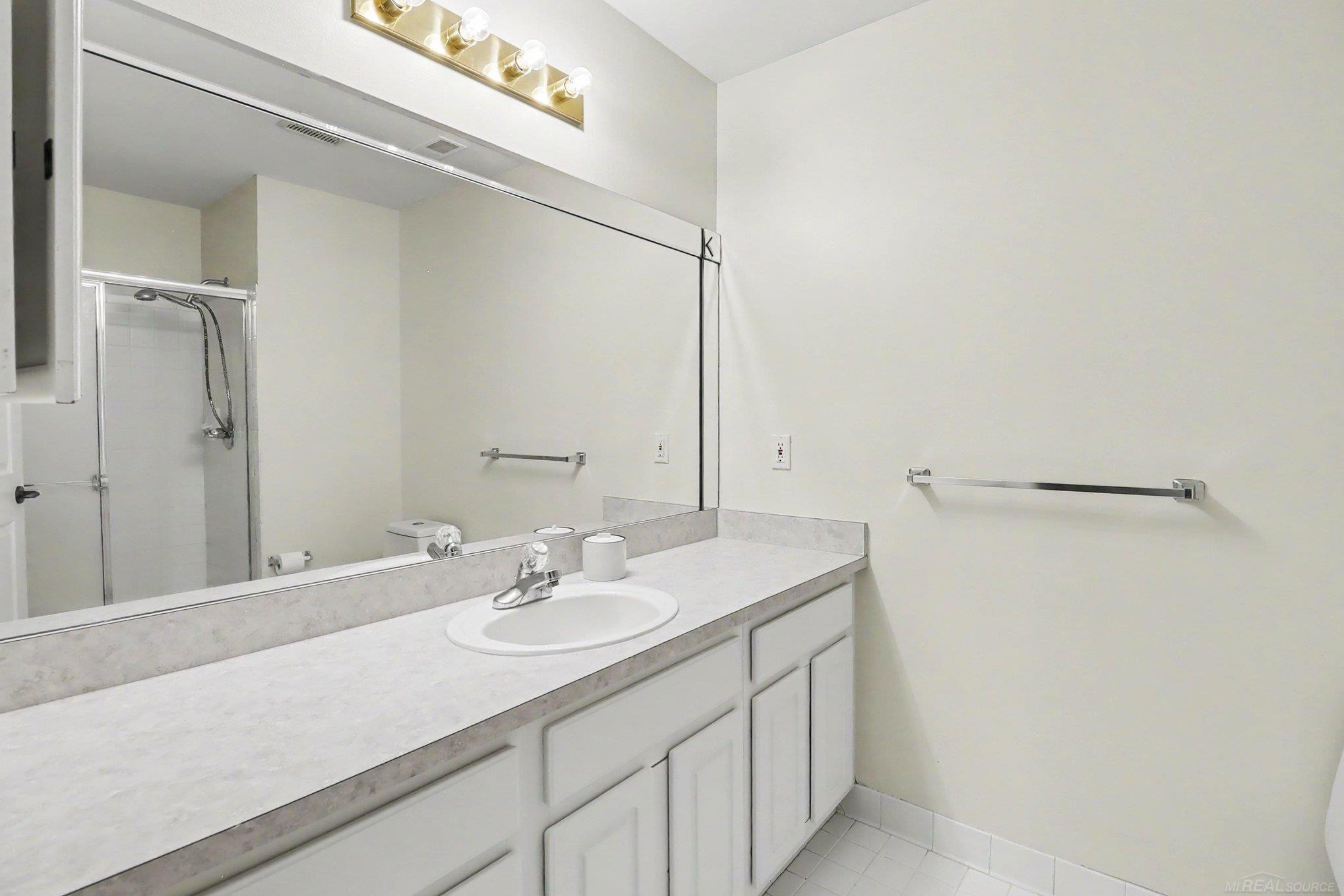 52328 Heatherstone Avenue, Macomb, MI 48042 — Photo 10