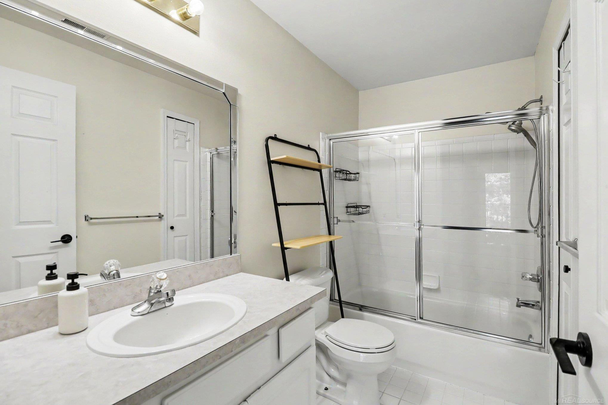 52328 Heatherstone Avenue, Macomb, MI 48042 — Photo 11