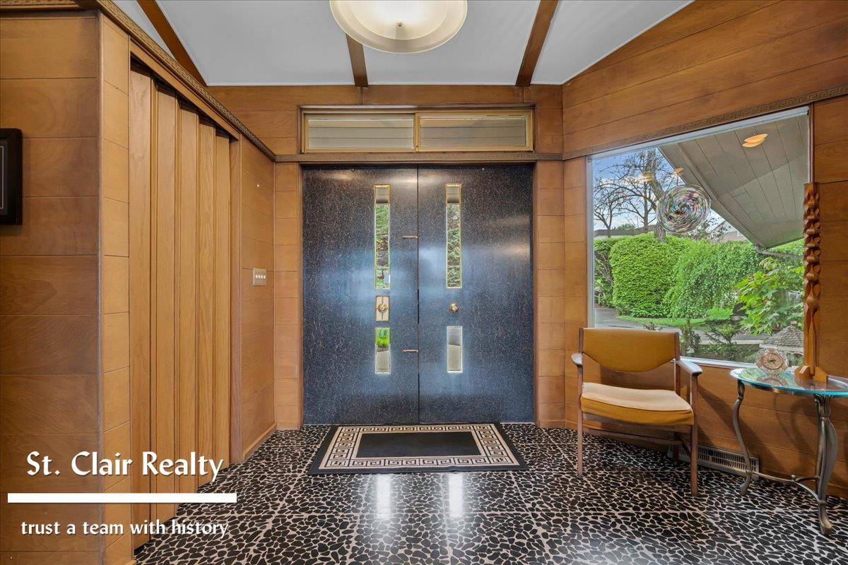 560 N Riverside Avenue, MI 48079 — Photo 4
