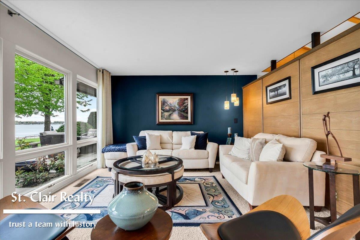 560 N Riverside Avenue, MI 48079 — Photo 12