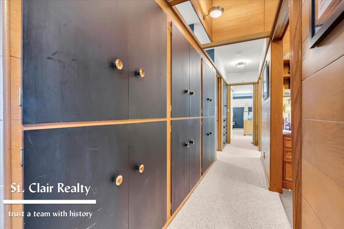 560 N Riverside Avenue, MI 48079 — Photo 17